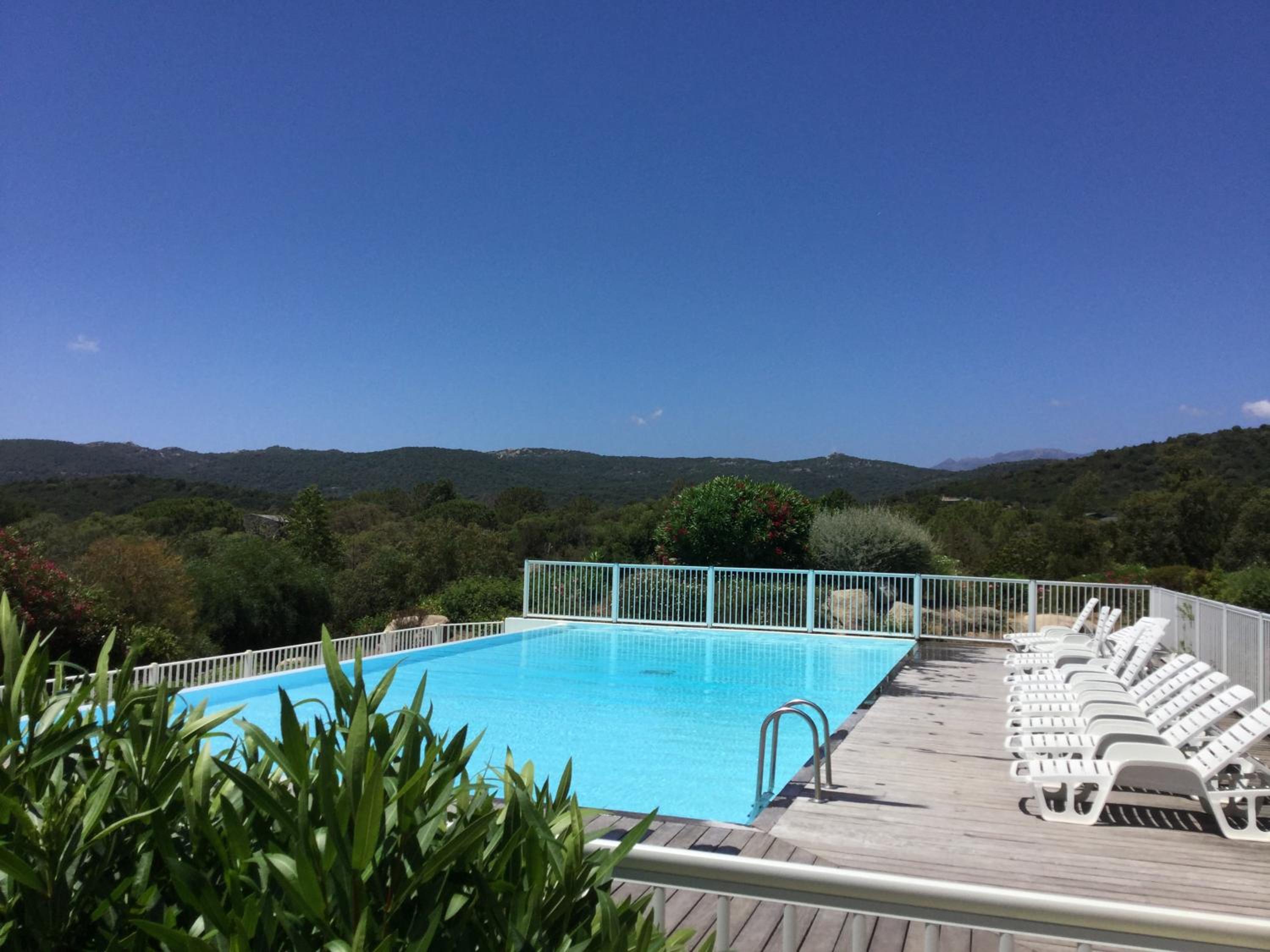 Villa Les Hameaux Di Santa Giulia view 5