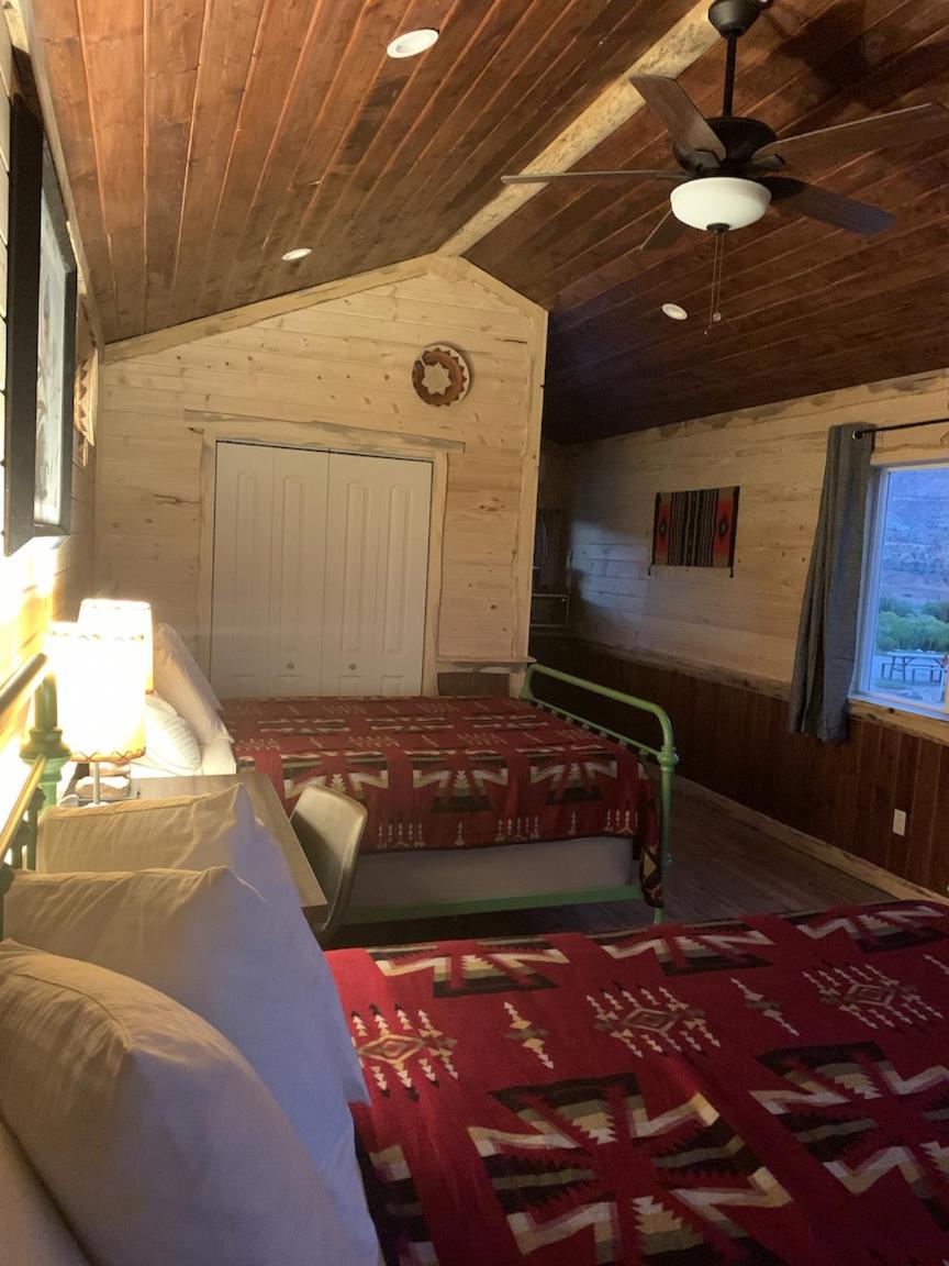 The Rim Rock Inn