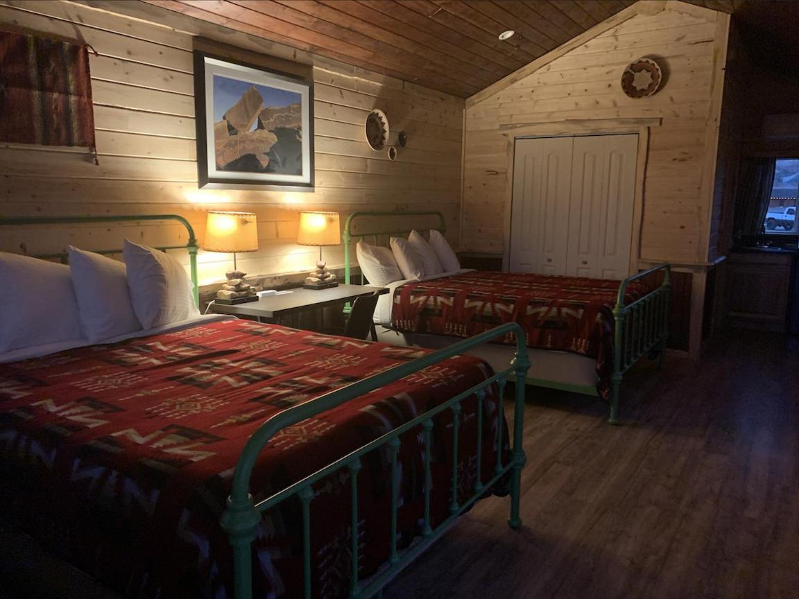 The Rim Rock Inn