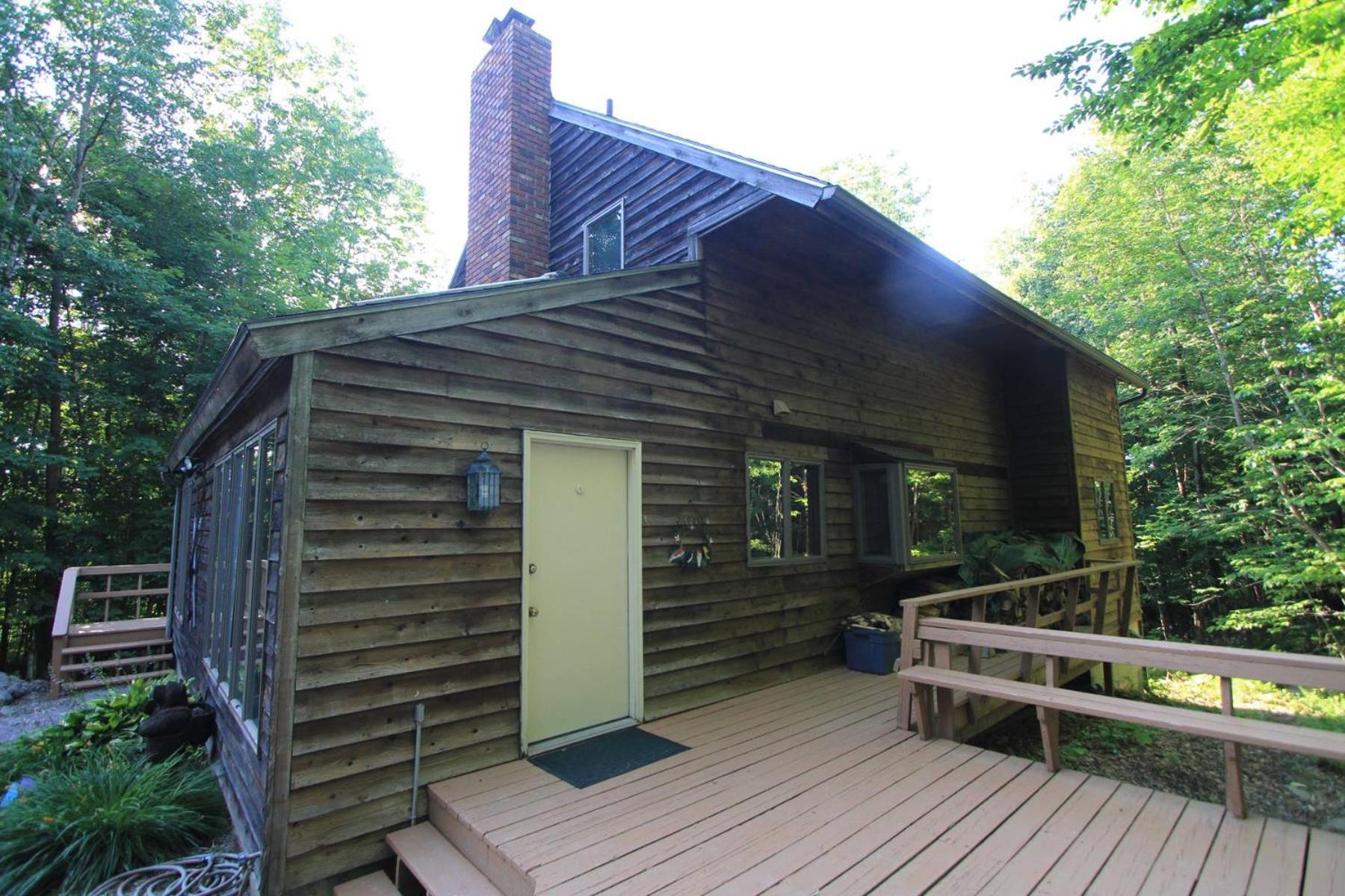 Quaint Stowe Cabin
