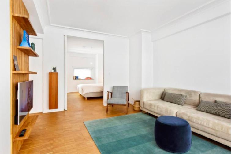 Bright and stylish apartment next to the sea! view 4
