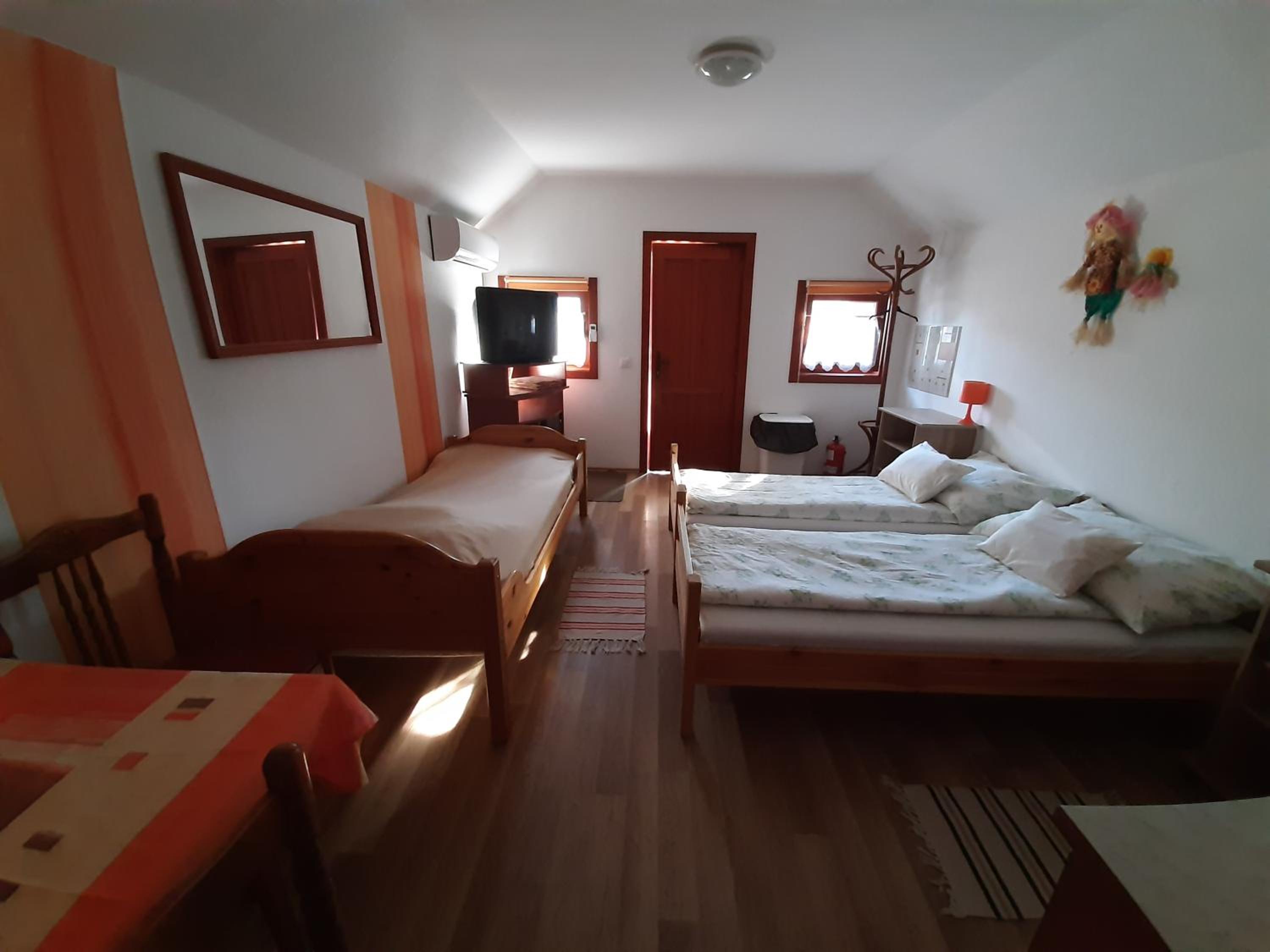 Mátyás Vendégház view 5