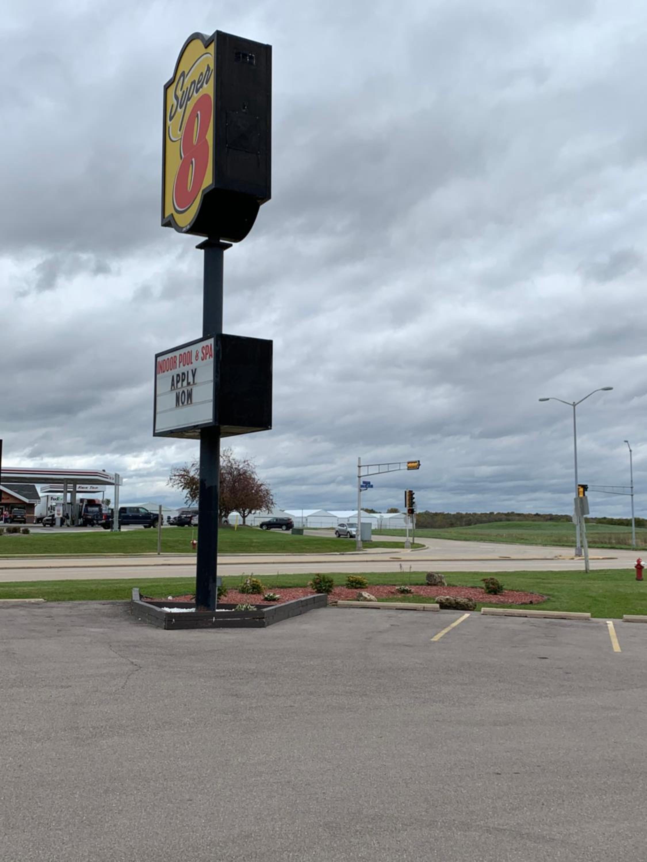 Super 8 by Wyndham Watertown WI view 4