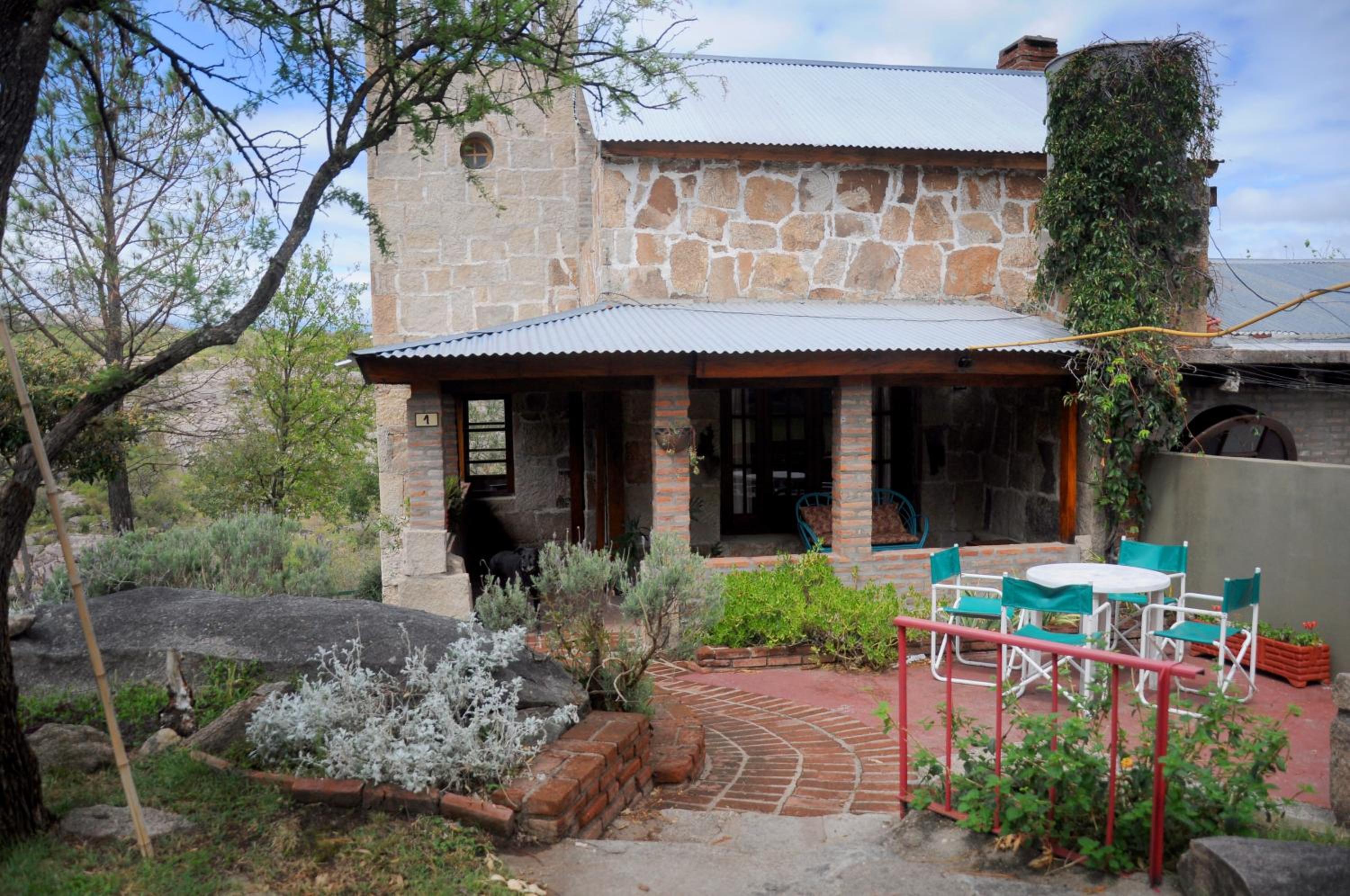 LA TOMA Complejo de Montaña - Cabañas y Habitaciones en Hosteria