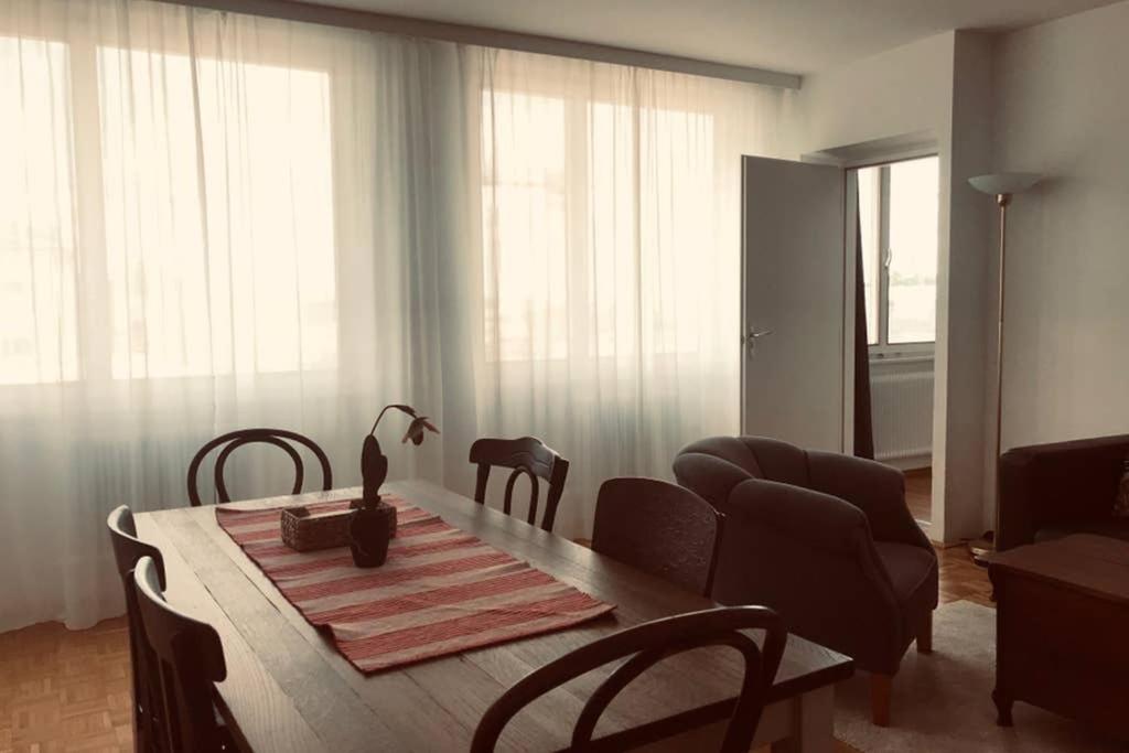 Mitten im Achten. Zentrale Wohnung in Wien