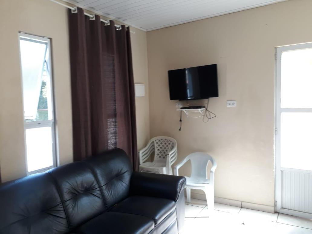 Casa em Condomínio com Wi-Fi - 300m da praia