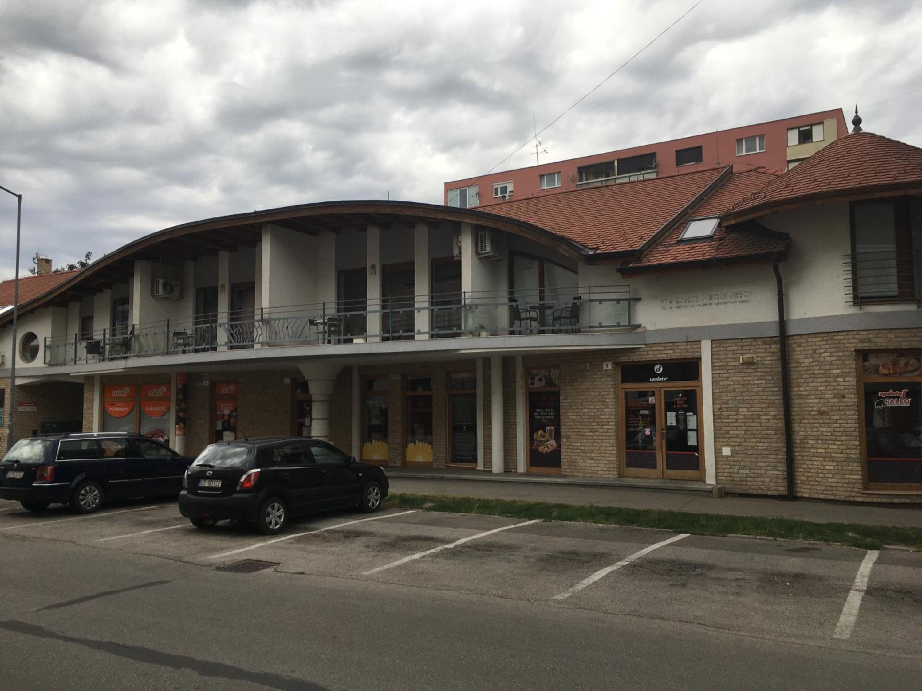 Kondé Apartments B