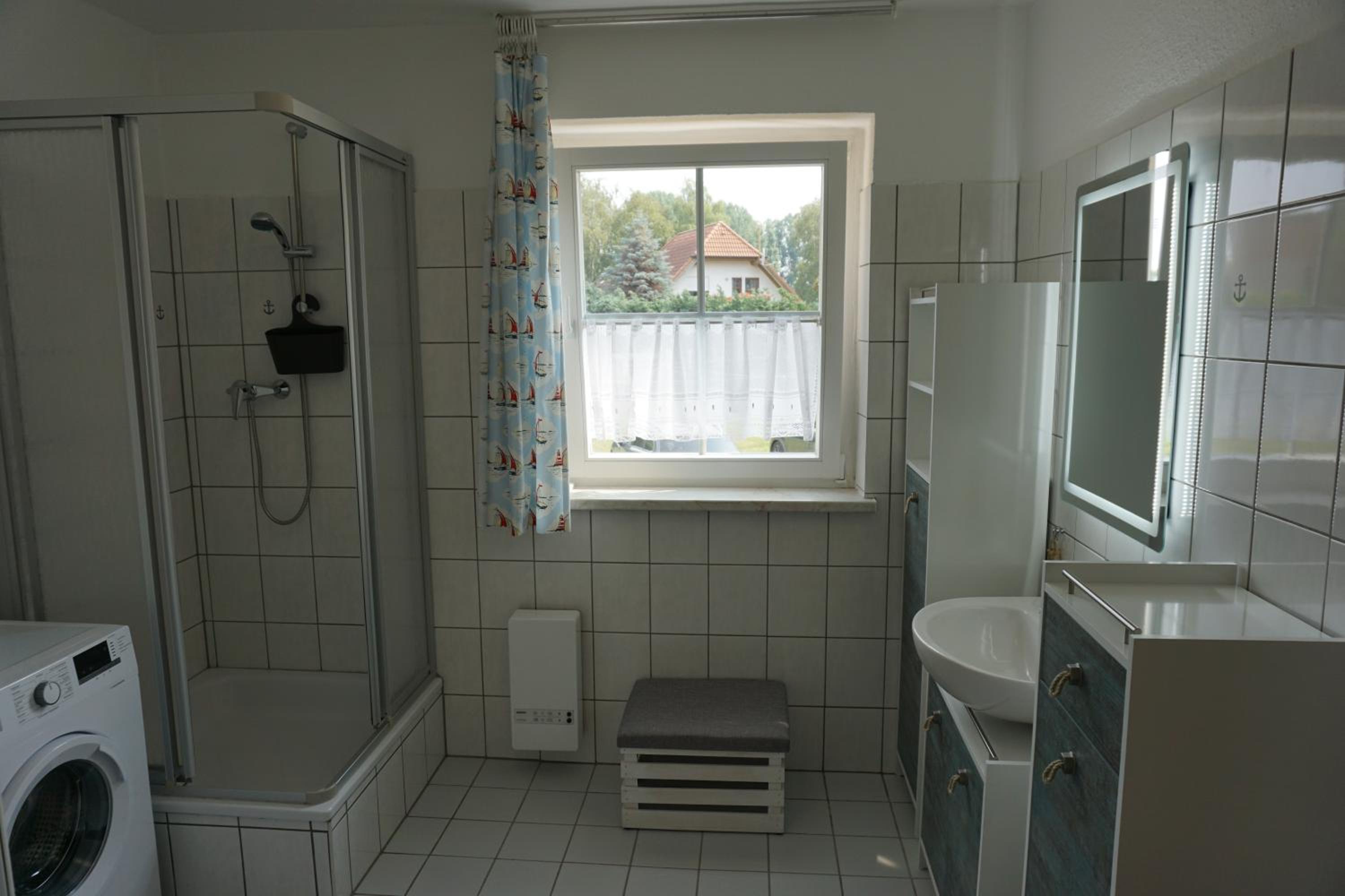 Maritim 1 en Peenemünde — bathroom