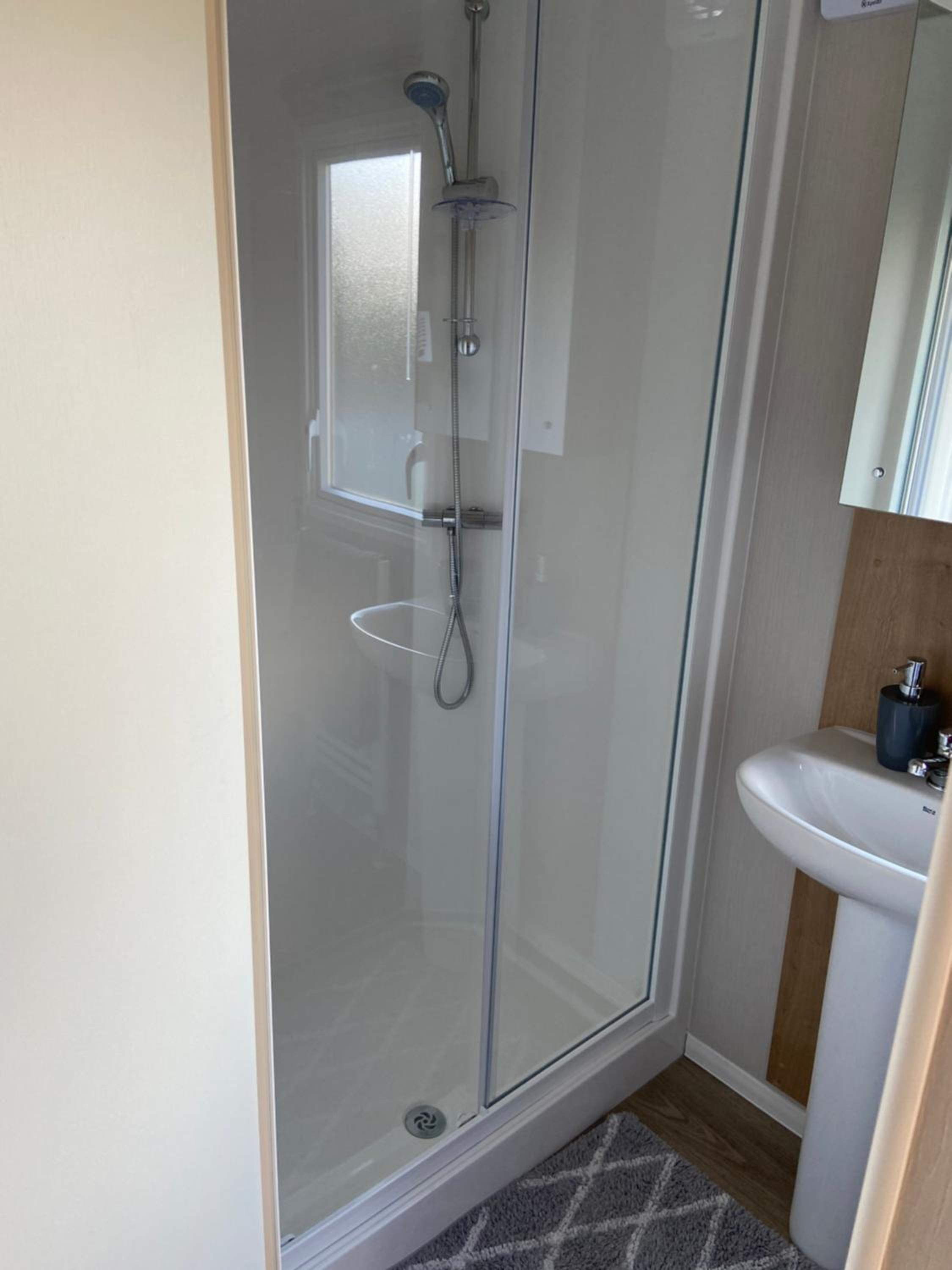 Hutchinson's Willerby Kelston with Hot tub view 2