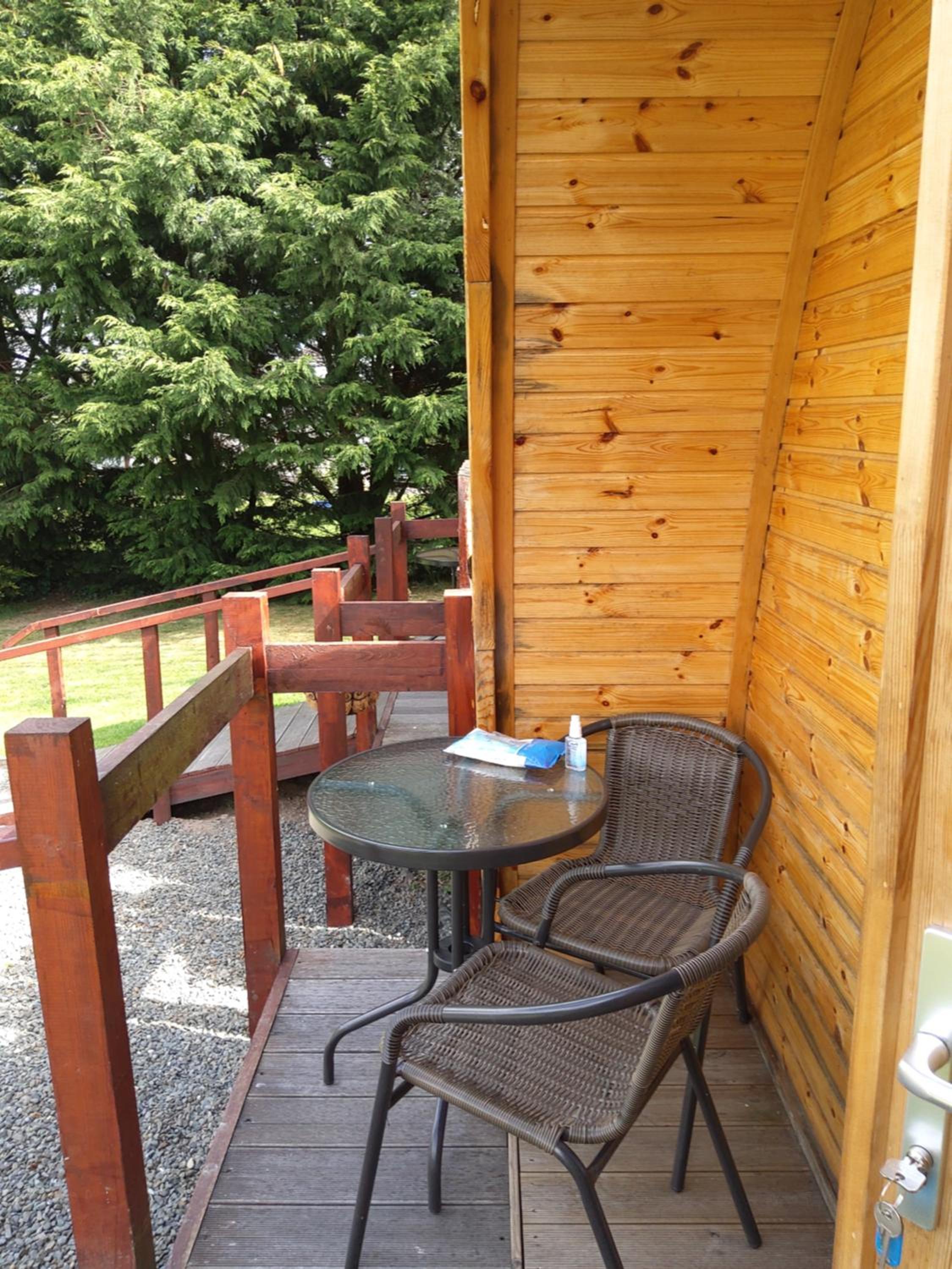 Log cabin