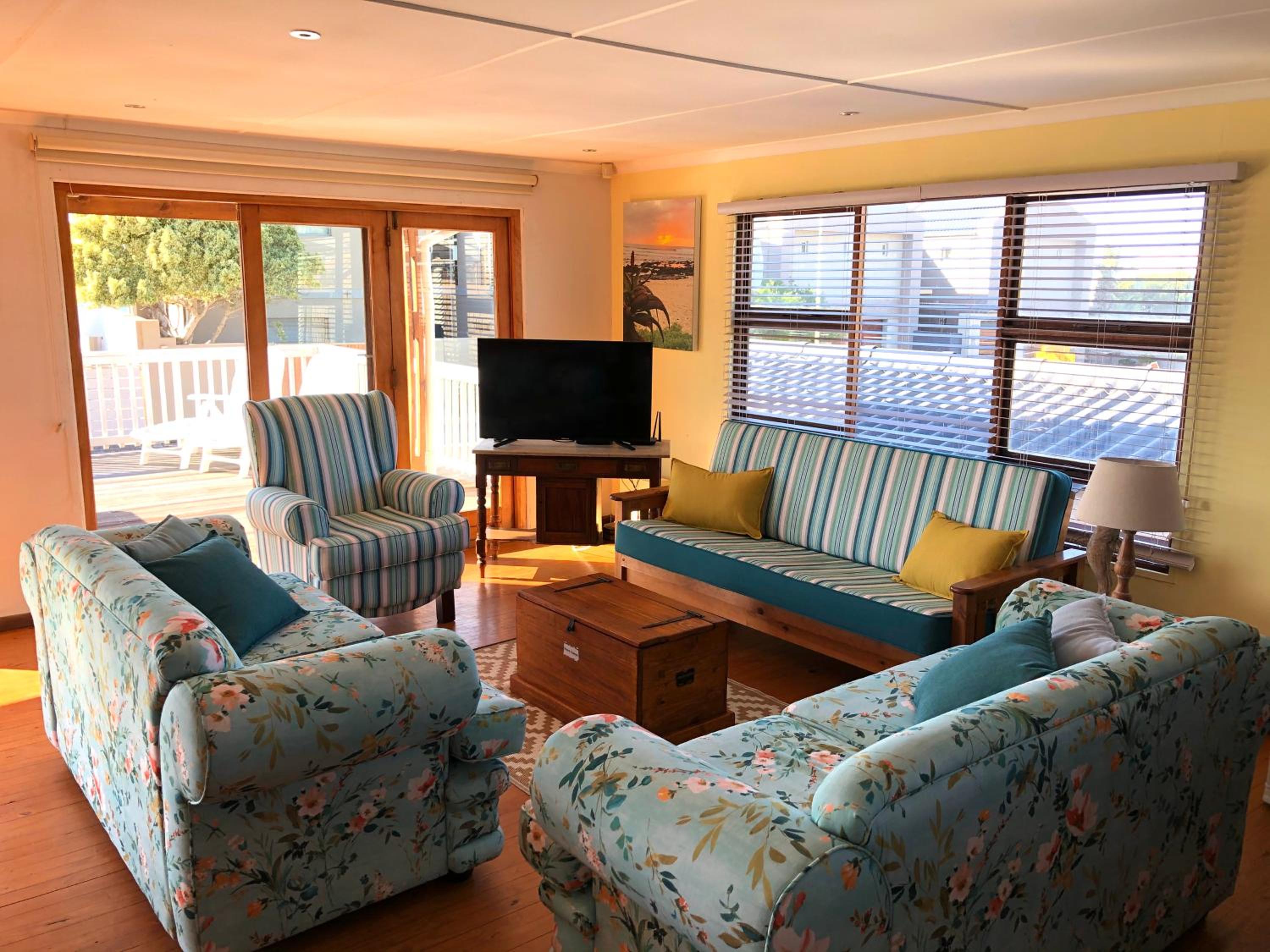 Happy Waves Holiday Home view 4