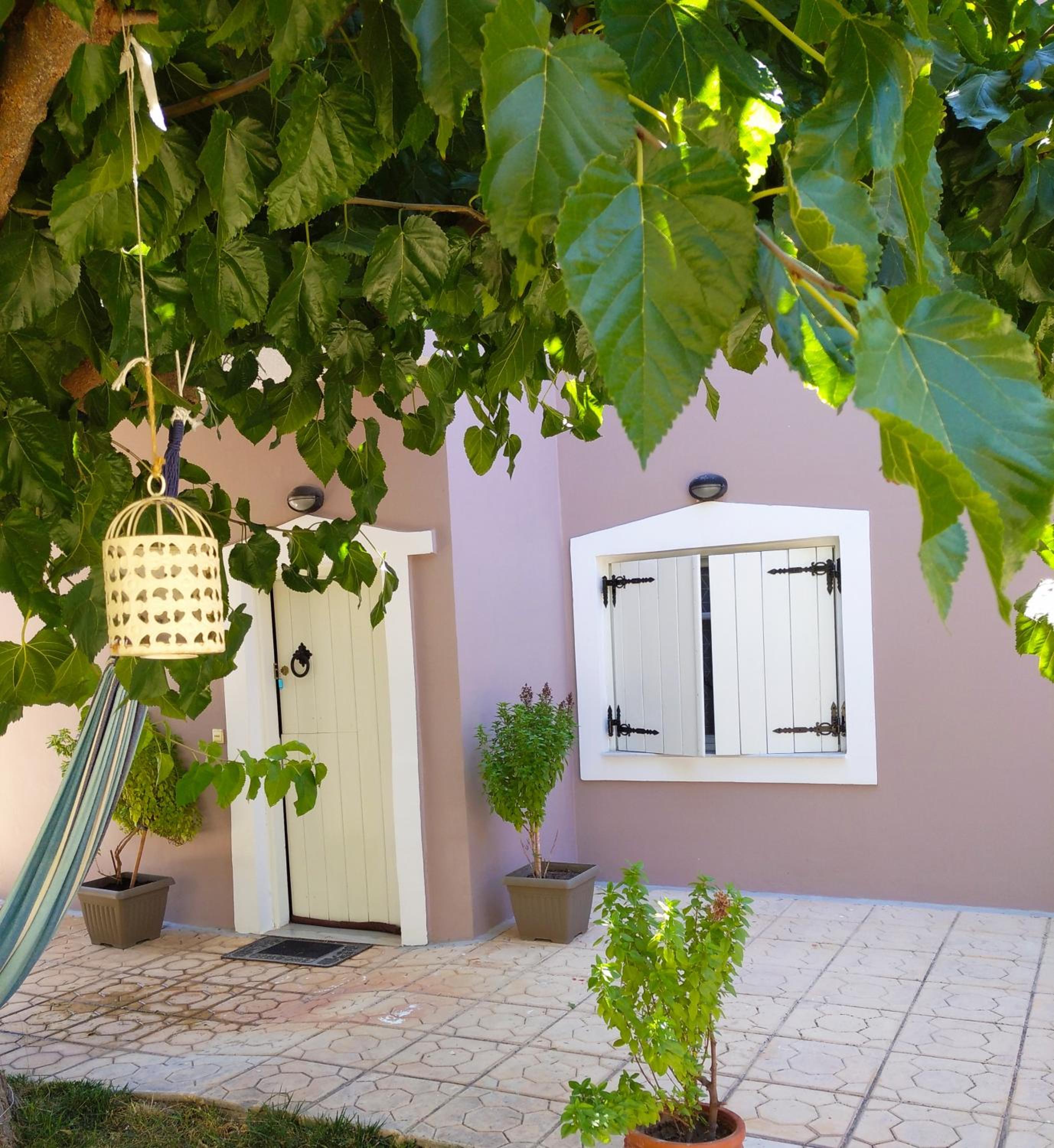 "Villa Kanavos" apts view 3