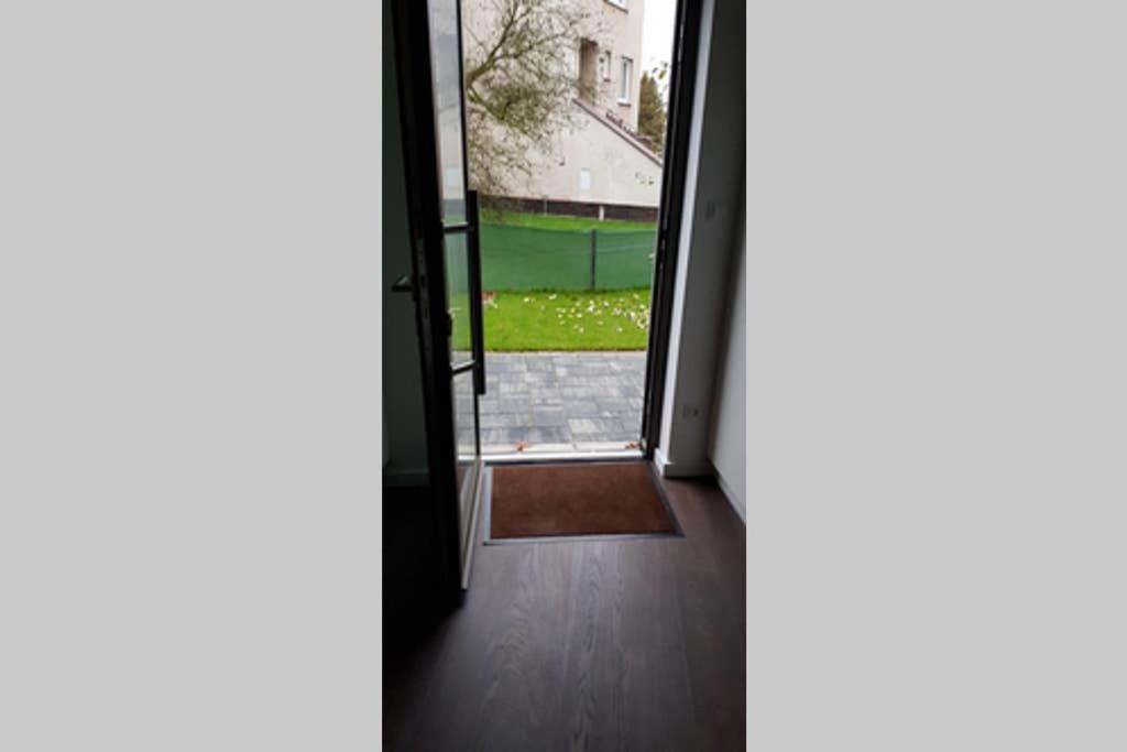 Suite with back garden view 5