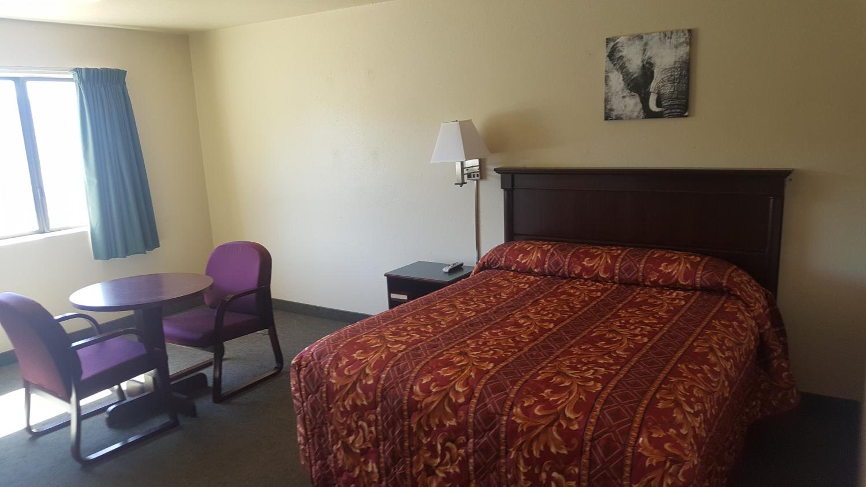 Roseburg Vacations - Safari Inn Motel - Property Image 4