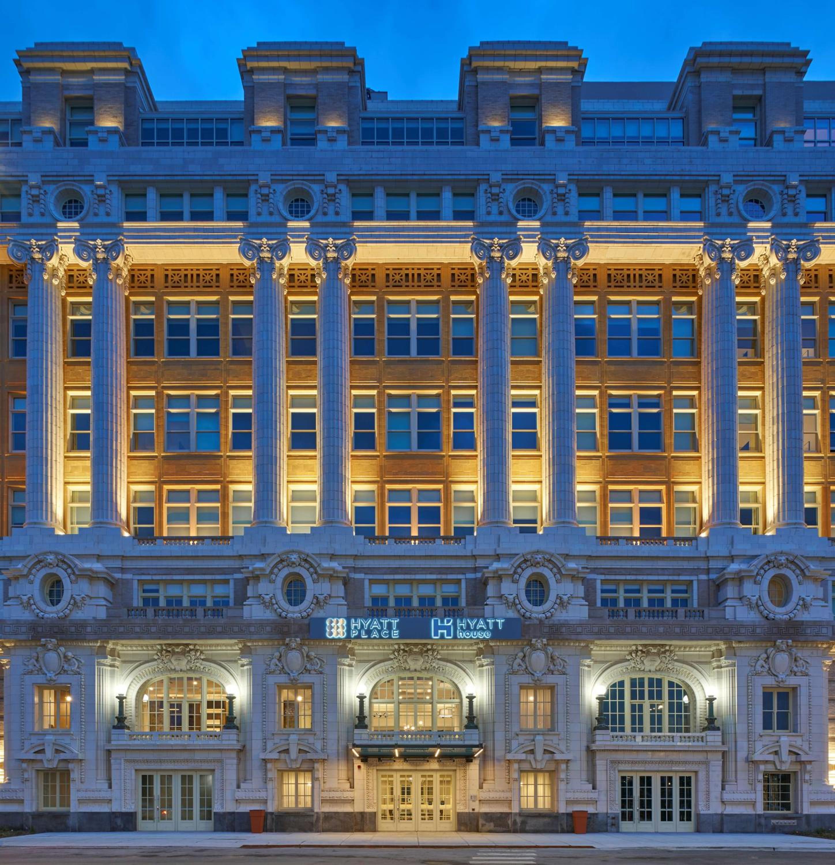 Hotel Hyatt Place Chicago Medical/University District - Image 1