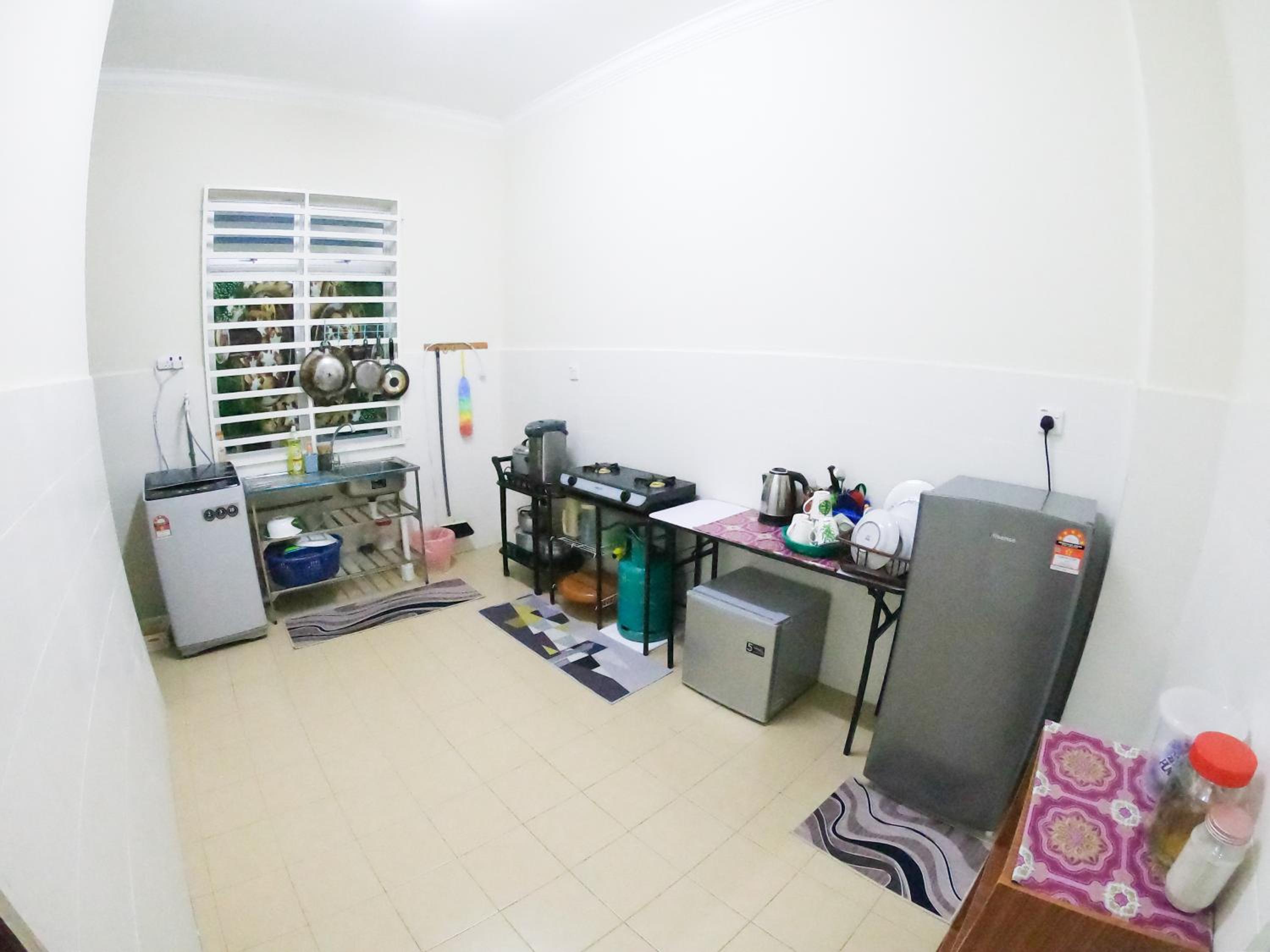 AYNA Homestay 5 minutes to Marang Jetty