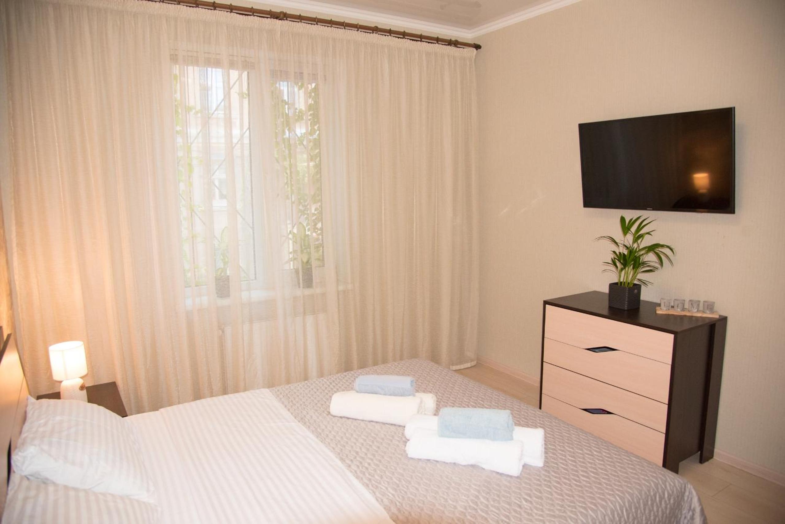 Center of Odessa. Comfortable 2 rooms apartment view 3