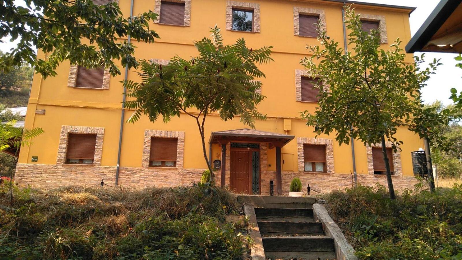 CASA ALTOBIERZO, 9 Habitaciones y 9 BAÑOS