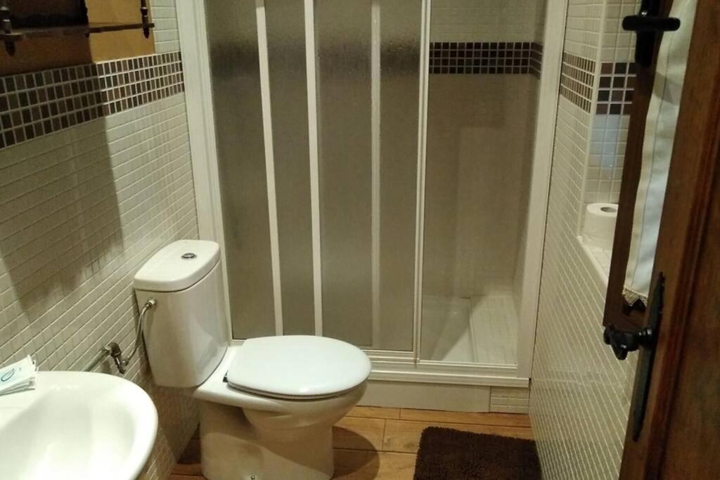 CASA ALTOBIERZO, 9 Habitaciones y 9 BAÑOS