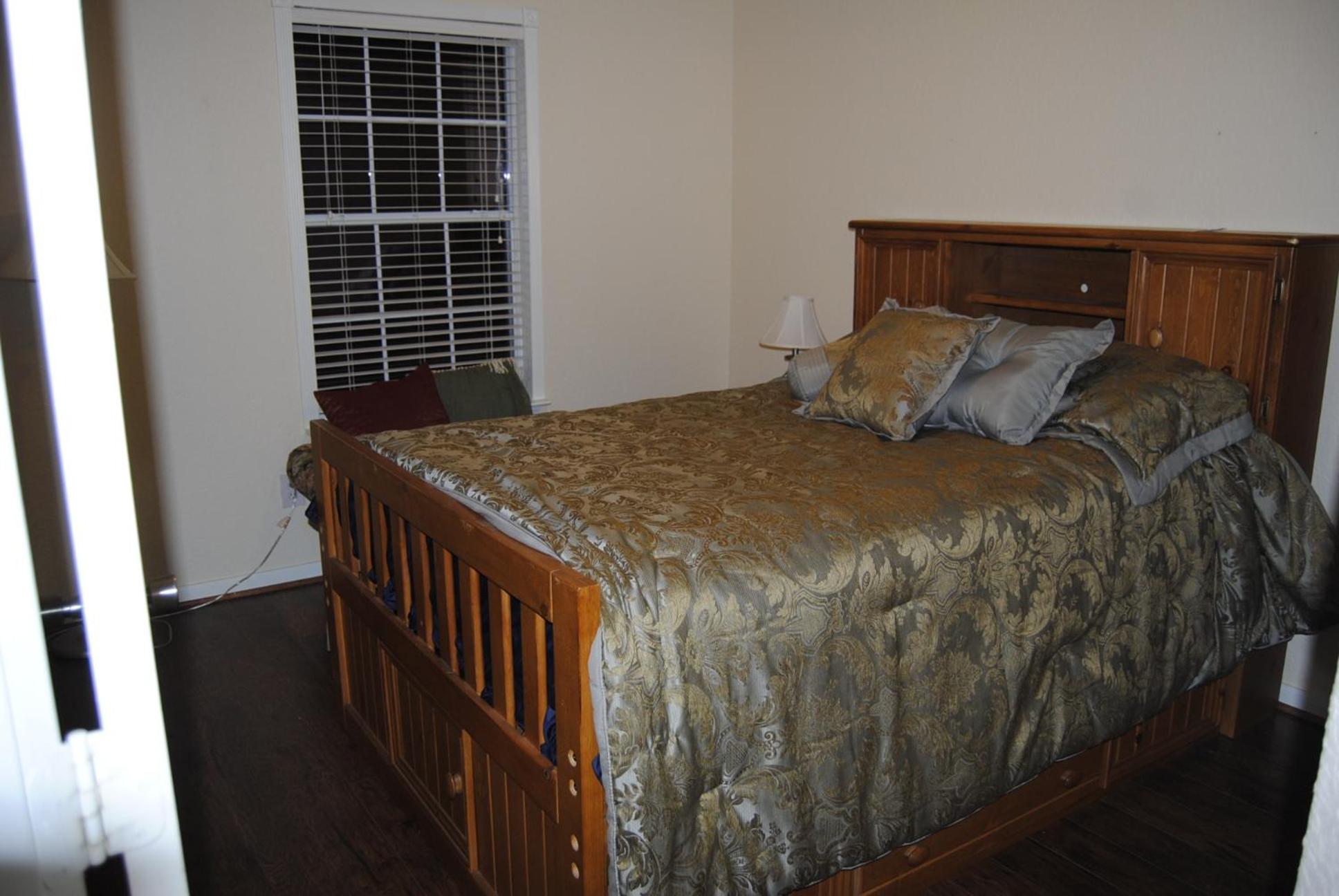 Relaxing 4 Bedroom Home view 5
