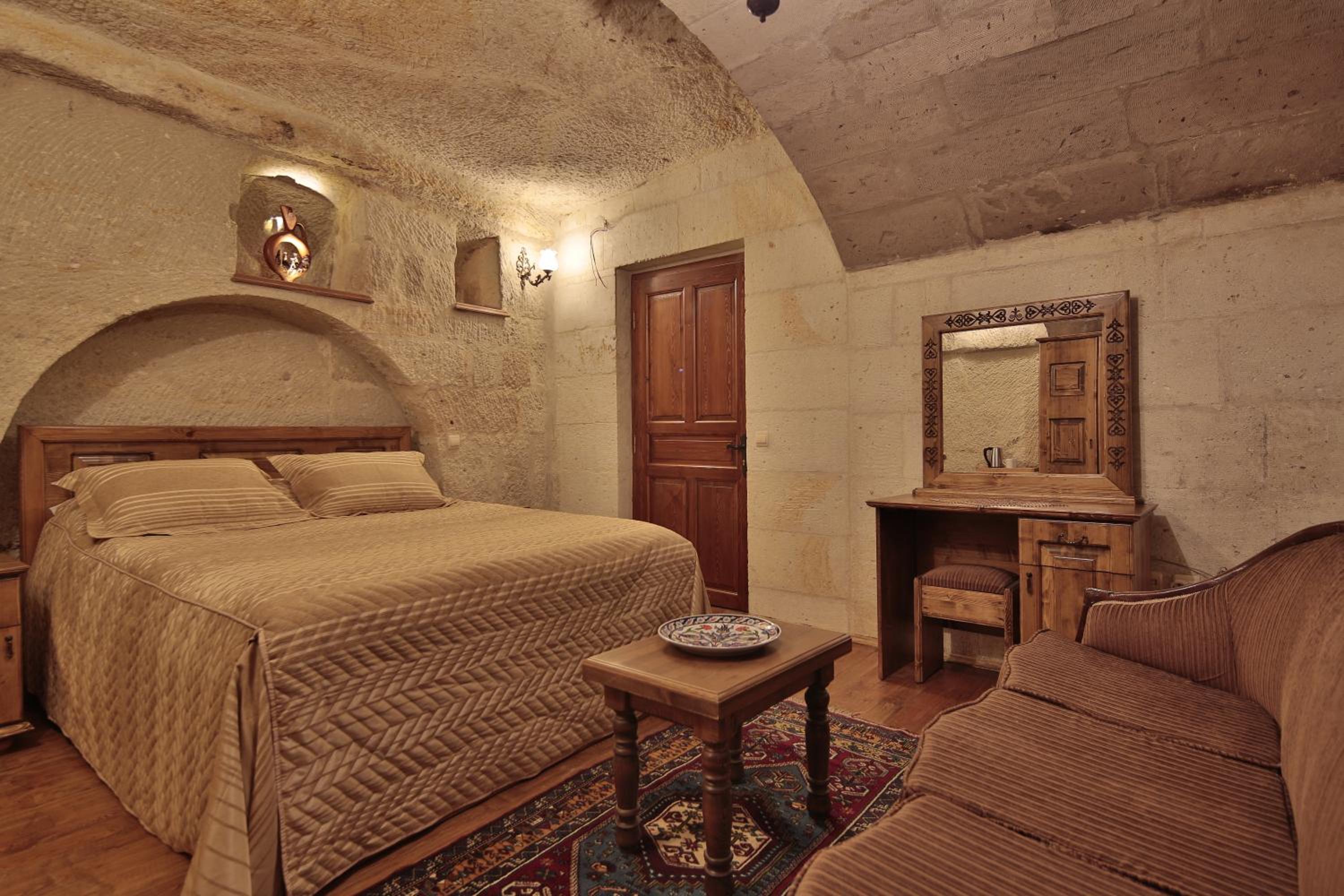Harman Cave Hotel - Image 162