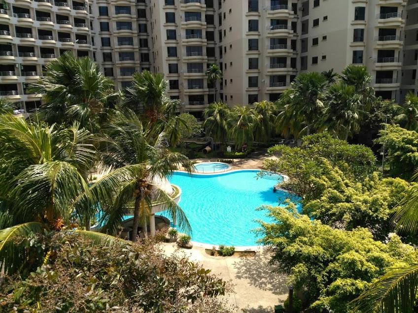 Riviera Bay Condominium, Tanjung Kling view 2