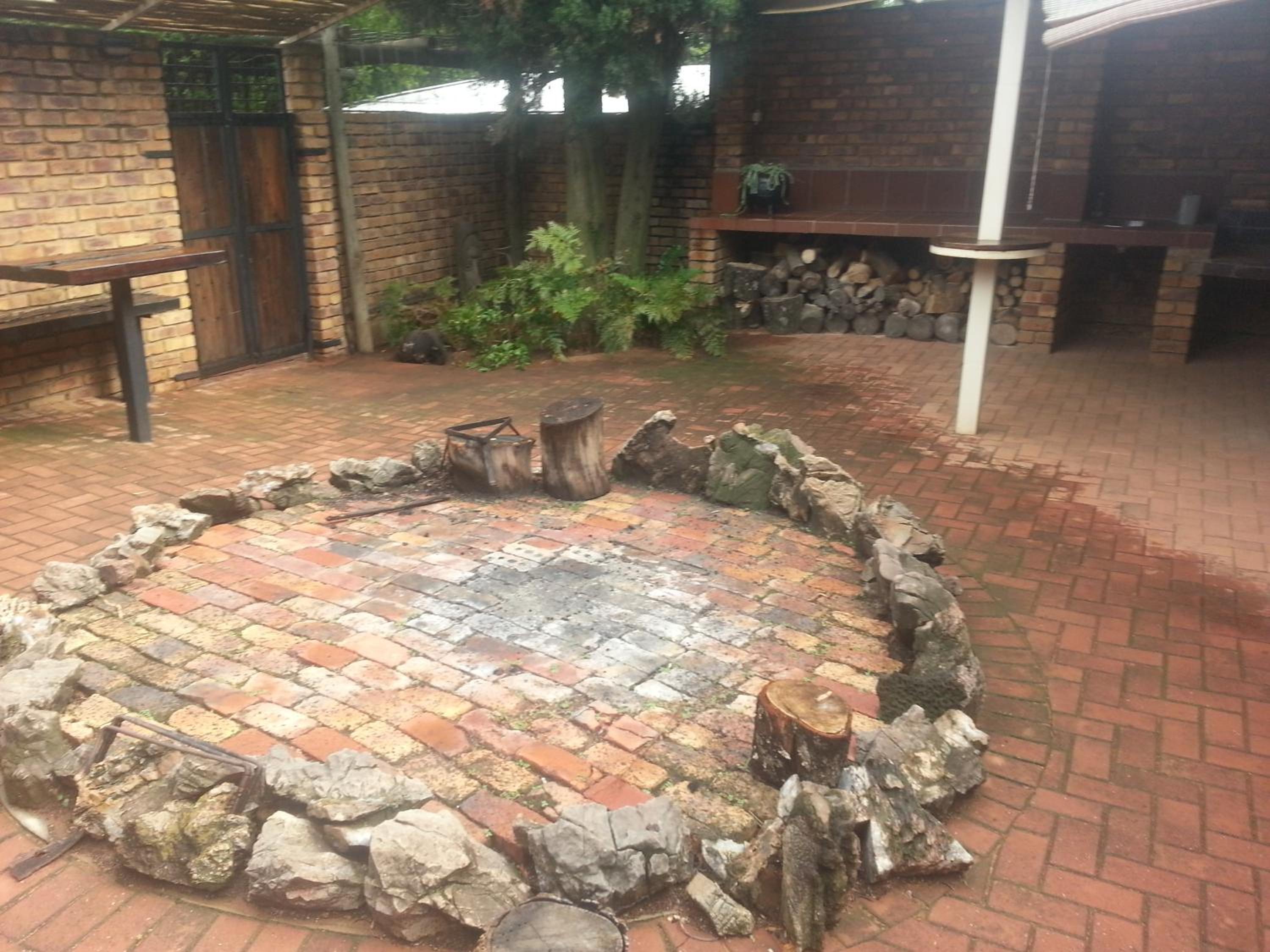 At The Rocks Country Estate