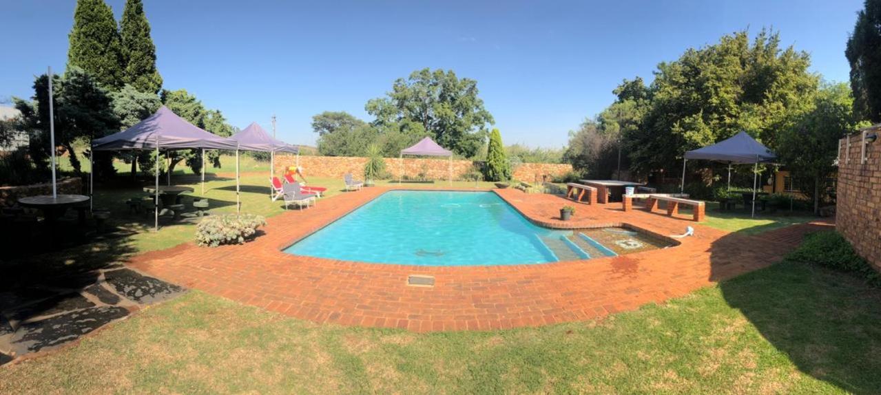 At The Rocks Country Estate