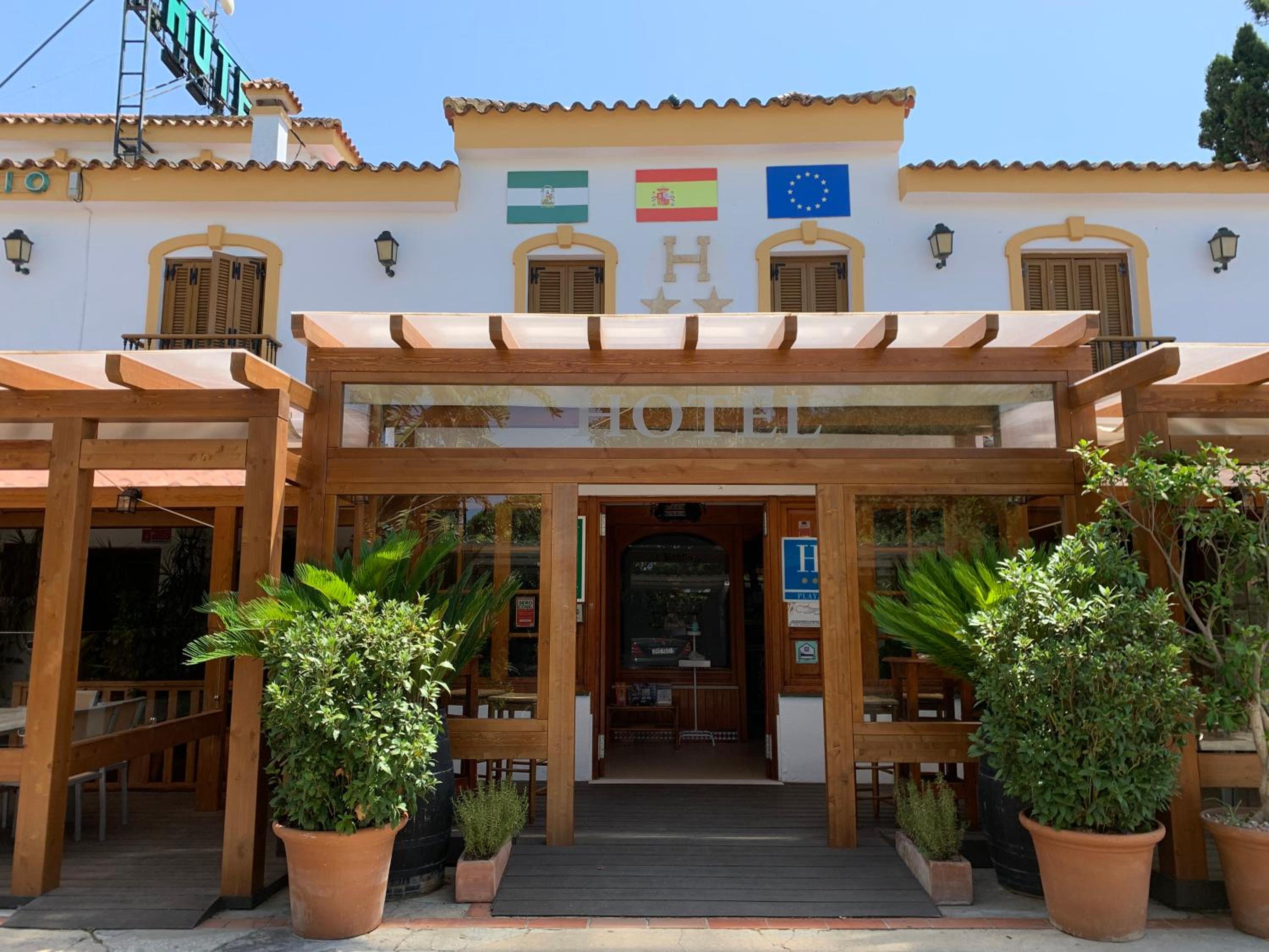 Hotel Antonio Conil - Image 1