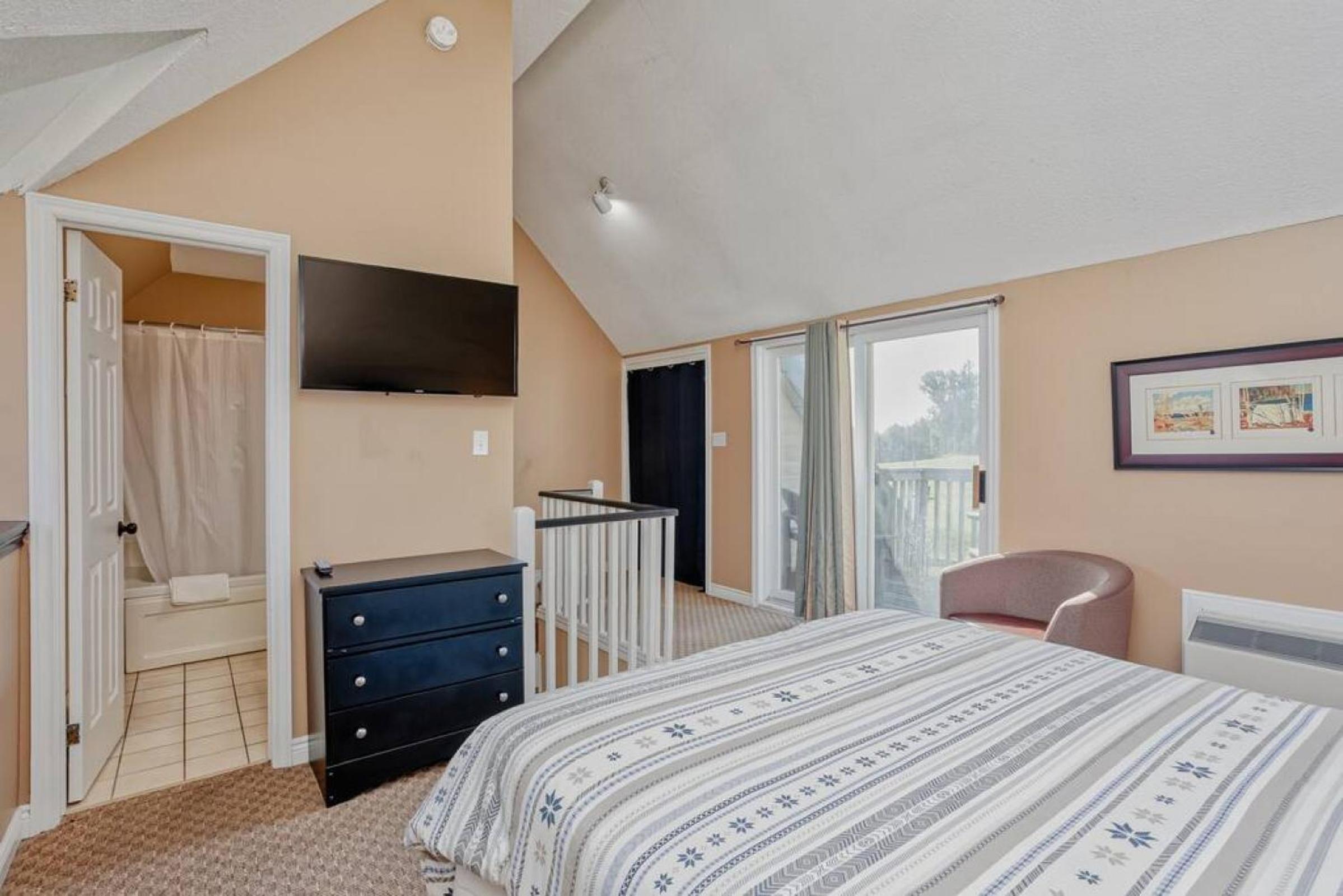 Mountainside 2 bed 2 bath with Laundry