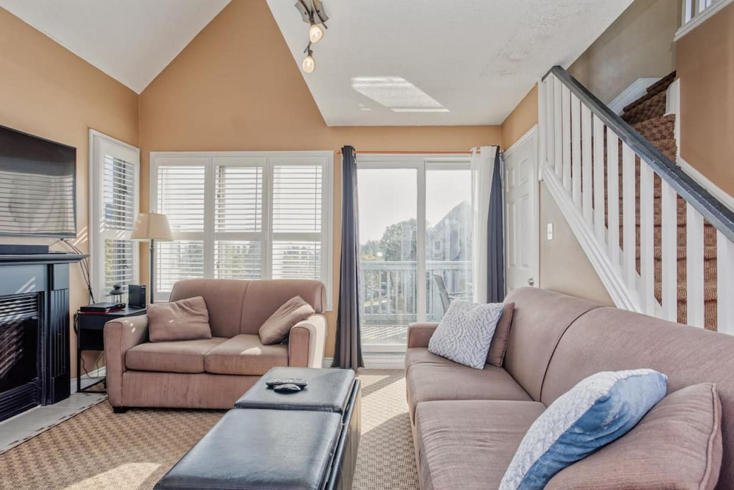 Mountainside 2 bed 2 bath with Laundry