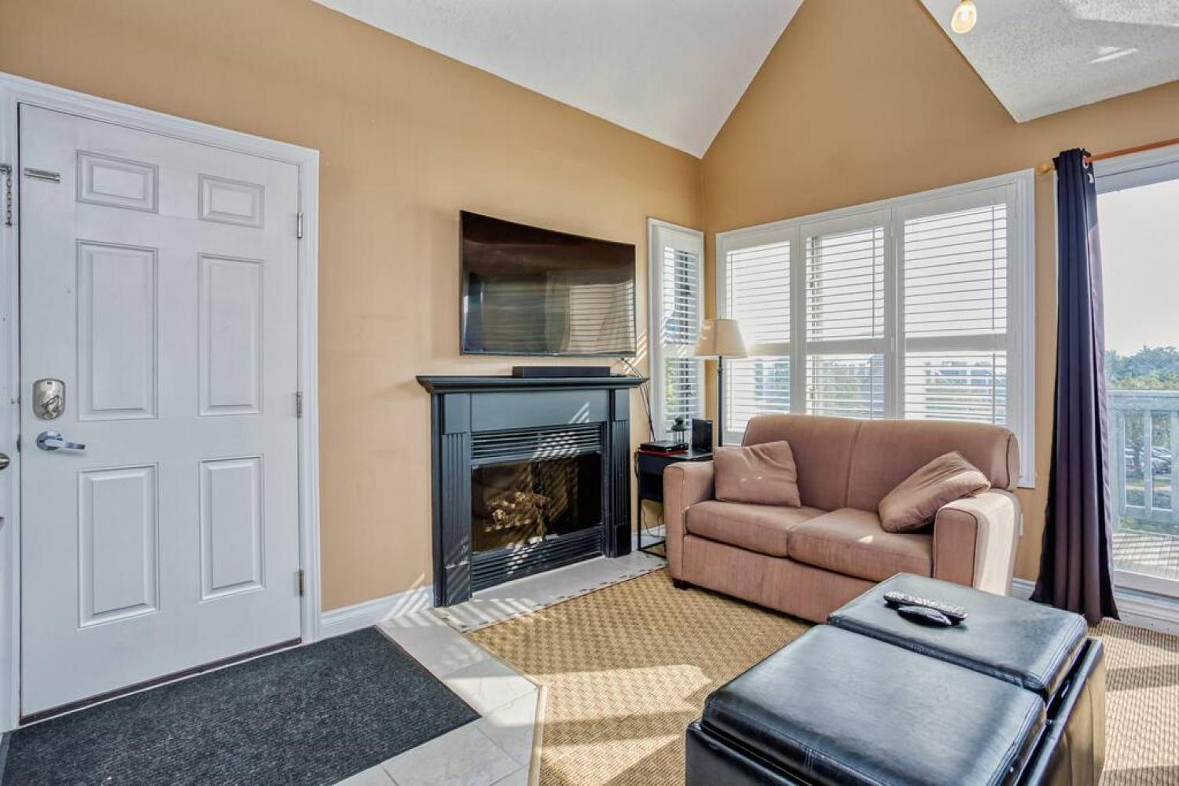 Mountainside 2 bed 2 bath with Laundry
