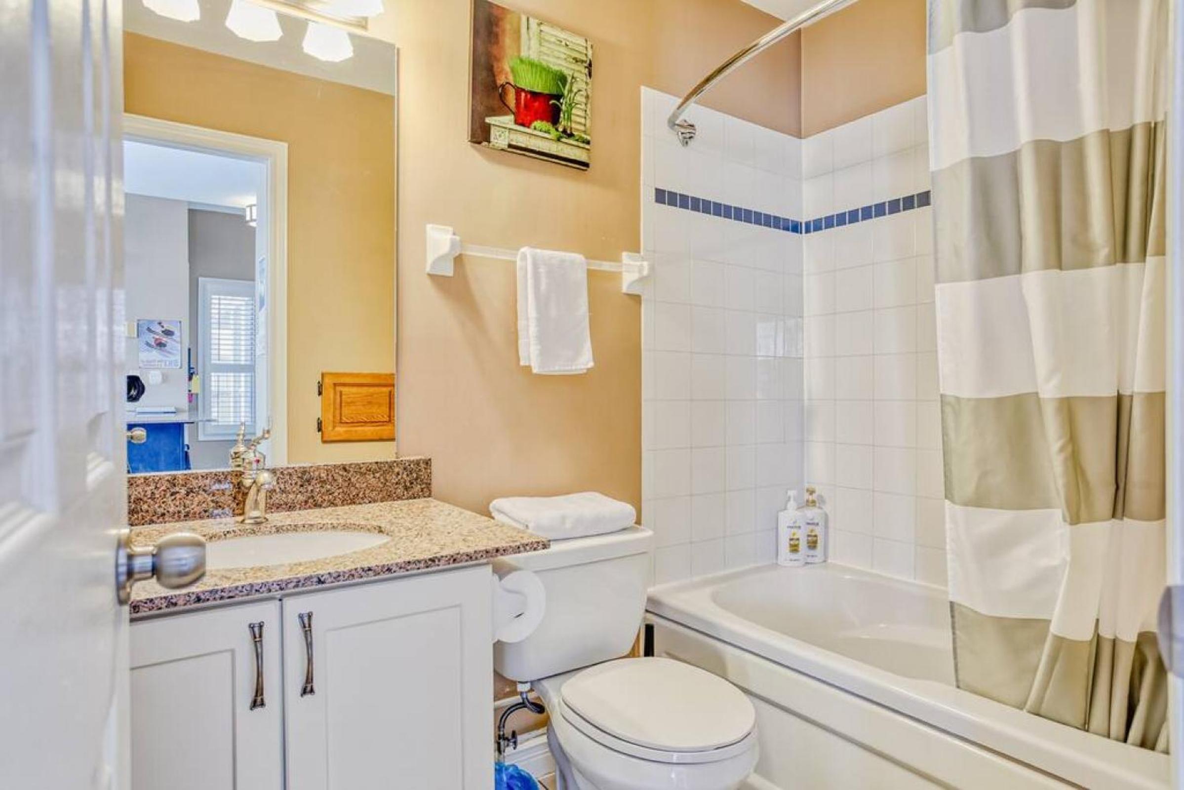 Mountainside 2 bed 2 bath with Laundry