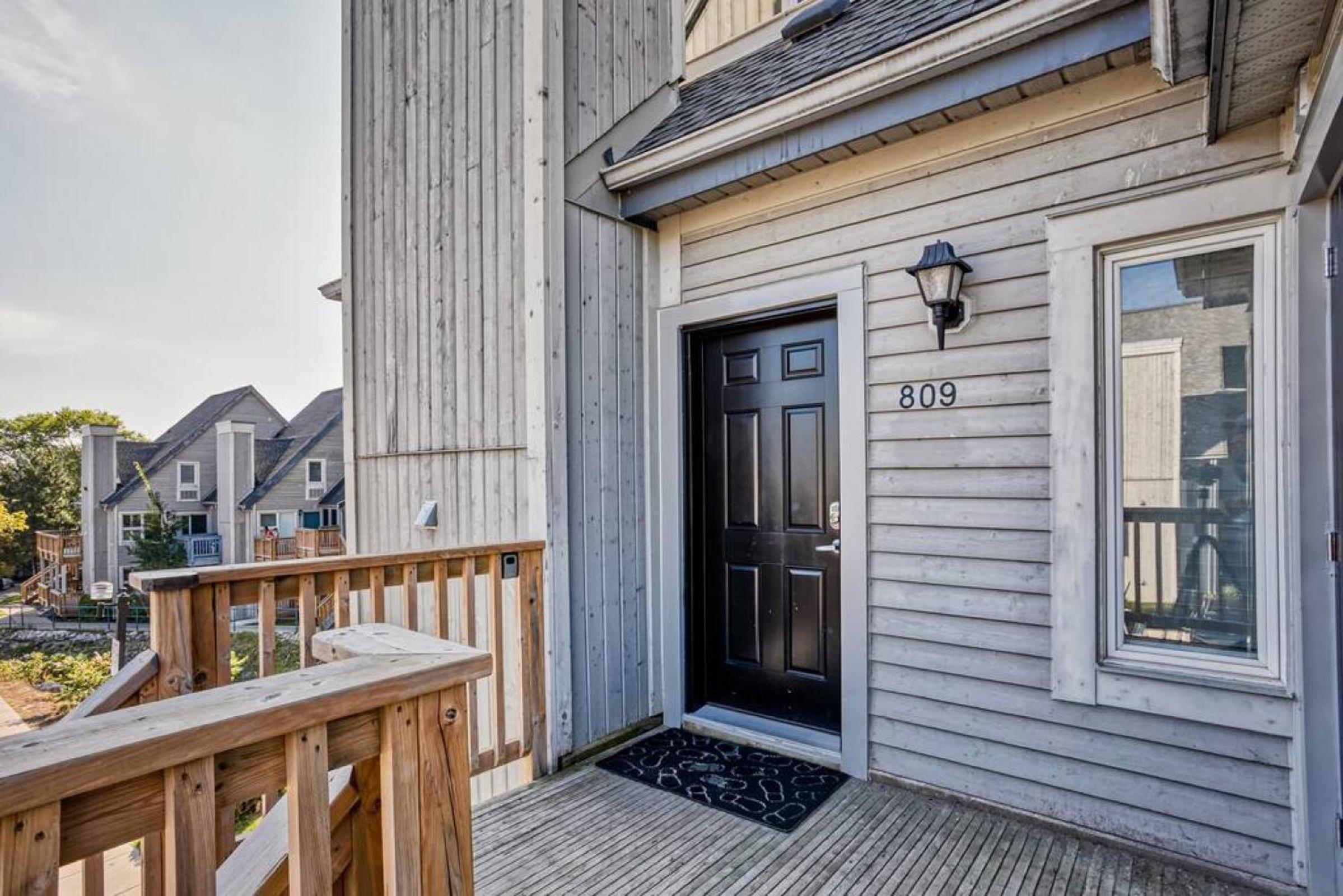Mountainside 2 bed 2 bath with Laundry