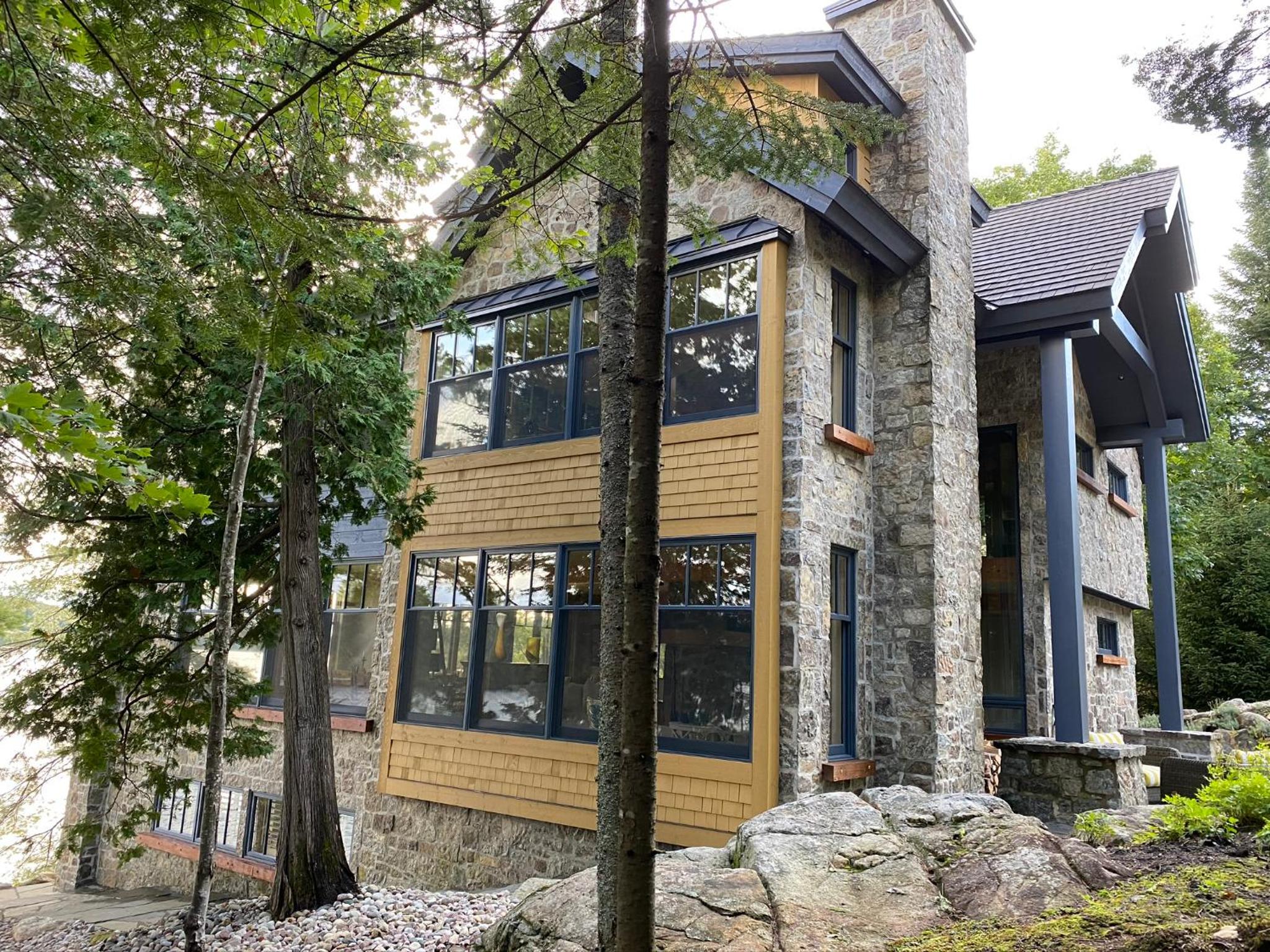 Gîte et Atelier de L'Artiste Peintre Paysagiste Canadien Gordon Harrison