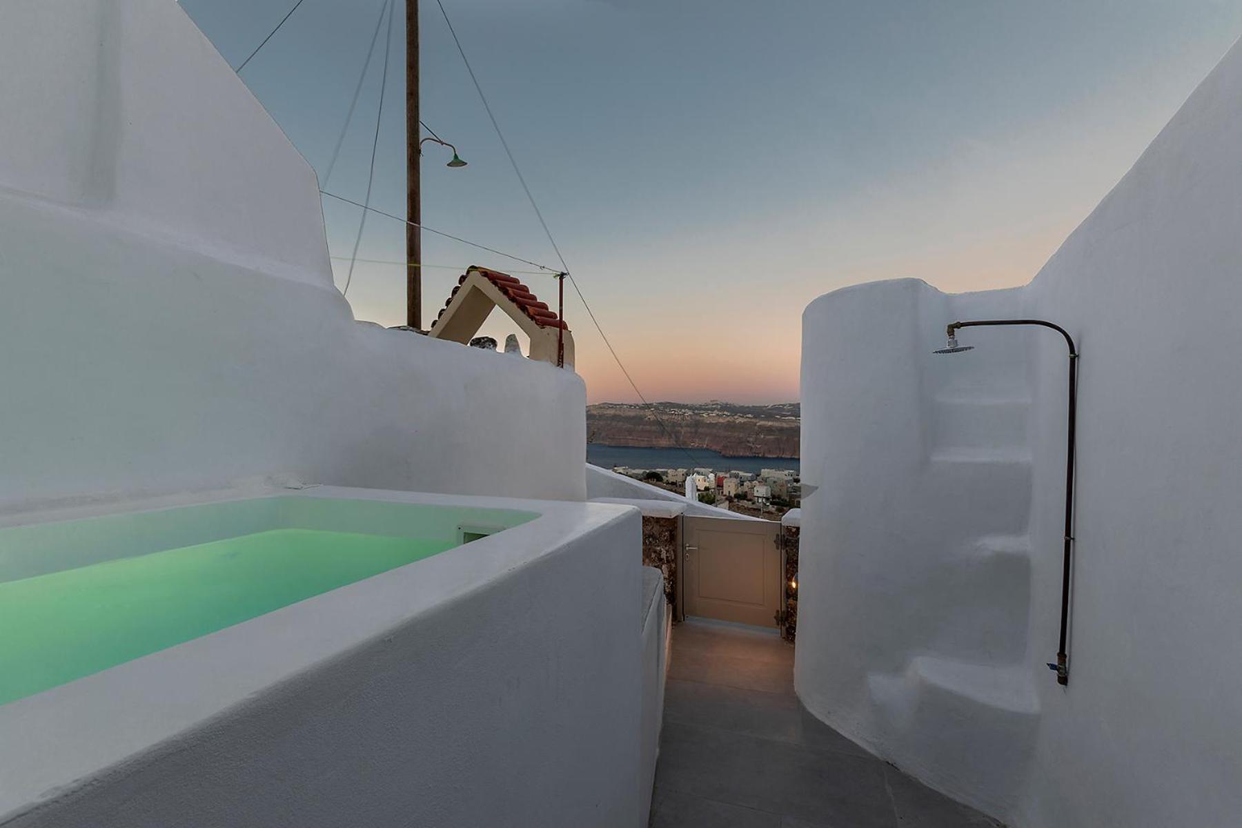 Antron Cave House photo 3