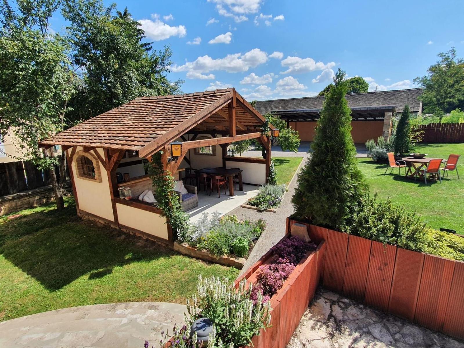Vakantiehuis Casa Mama met prive zwembad view 2