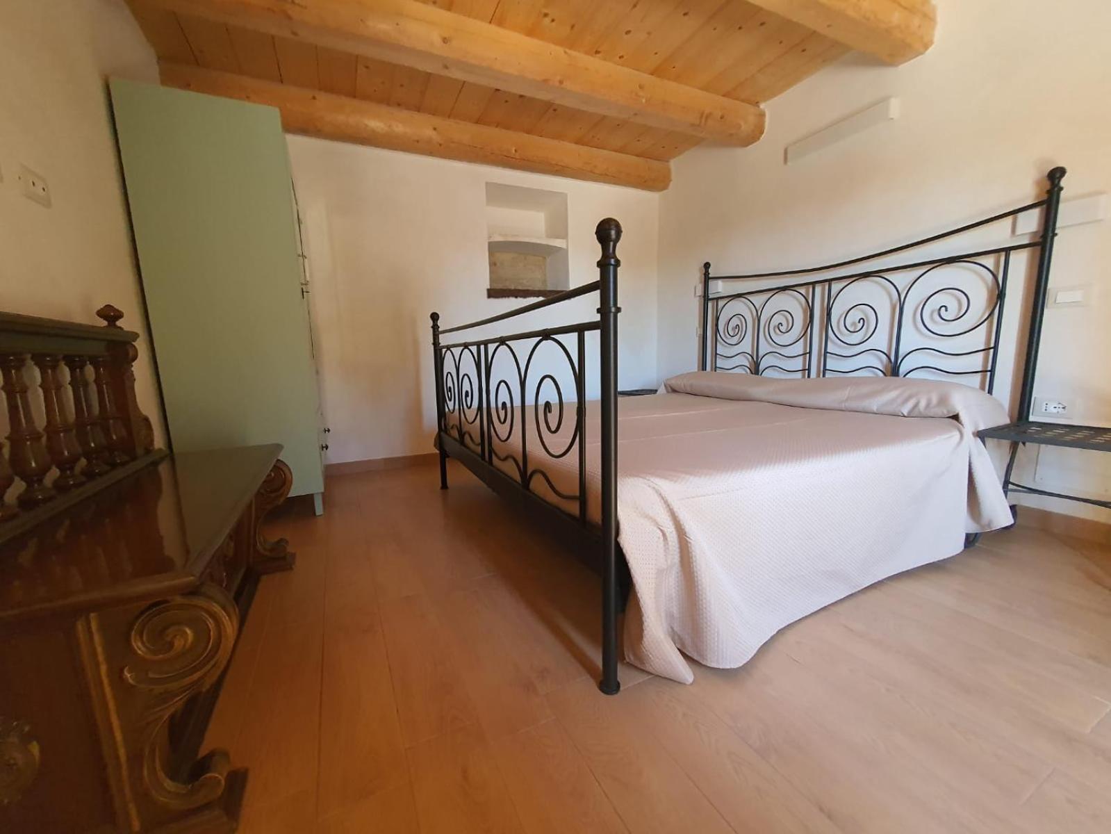 Vacanze in collina, tra mare e monti view 5