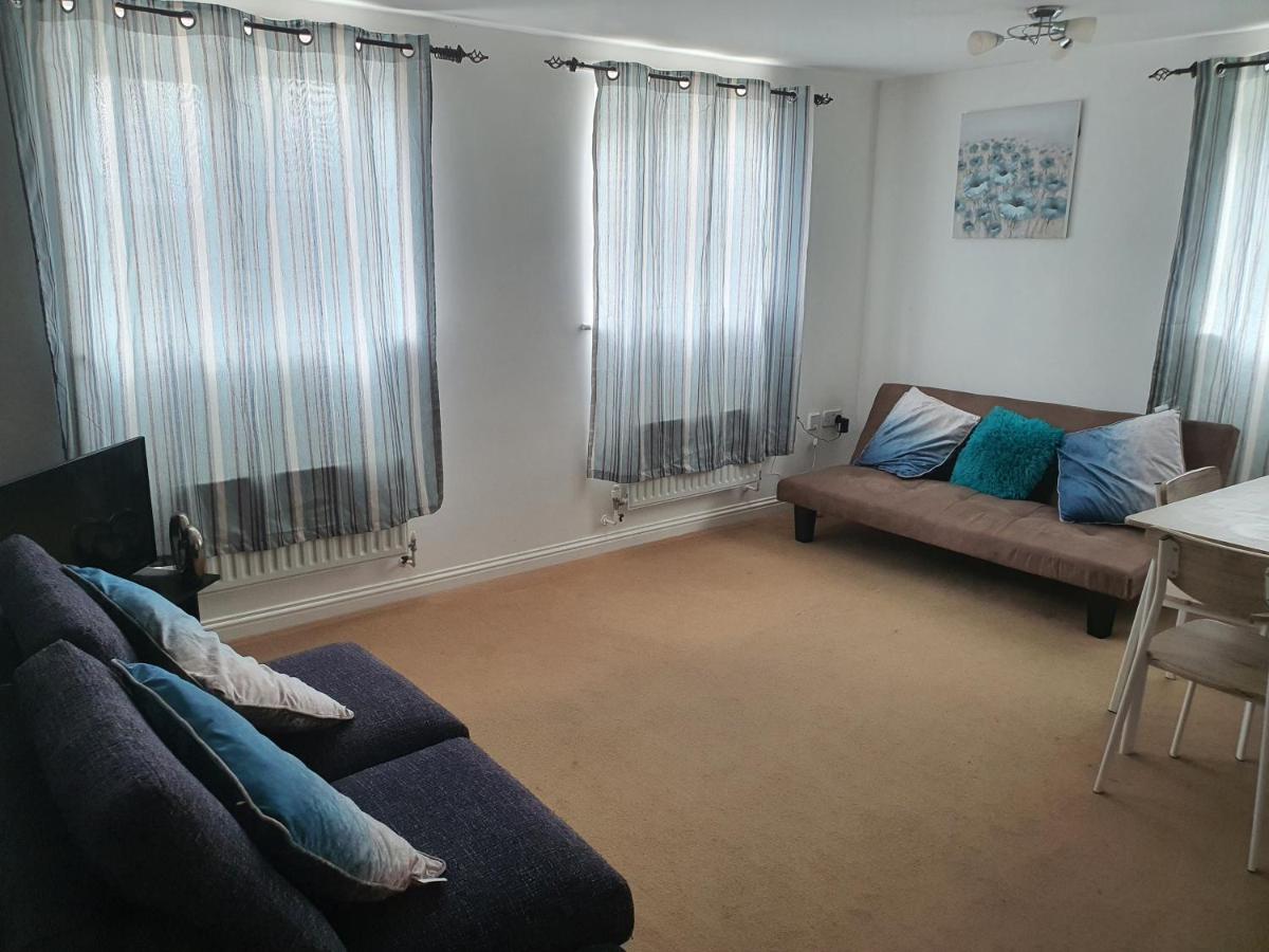 Vetrelax Basildon Crosse Apartment view 5