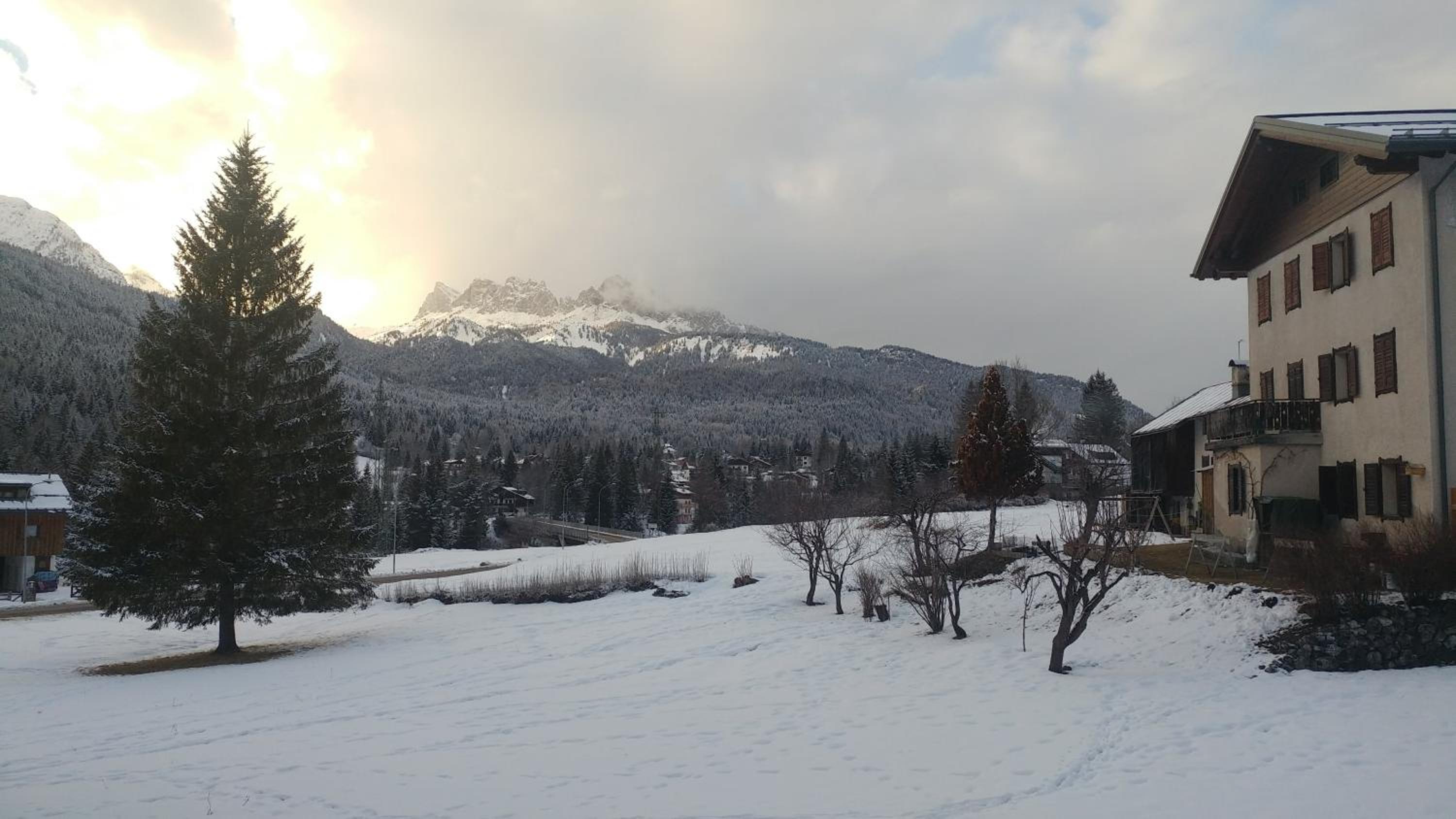CASA VACANZE MIRAMONTI - appartamento con balcone con vista sulle Dolomiti view 5