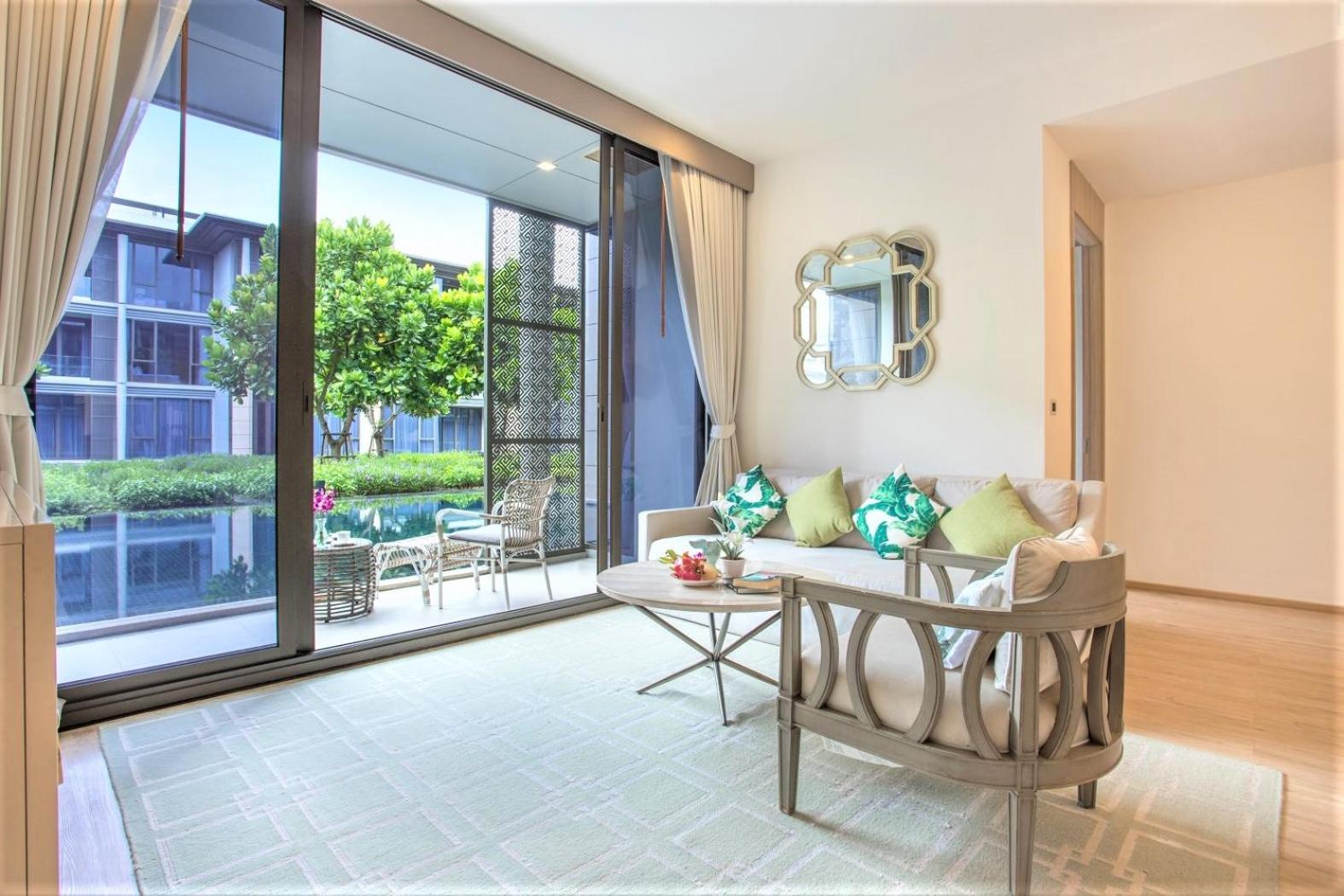 Luxury Oceanfront_pool access apartment