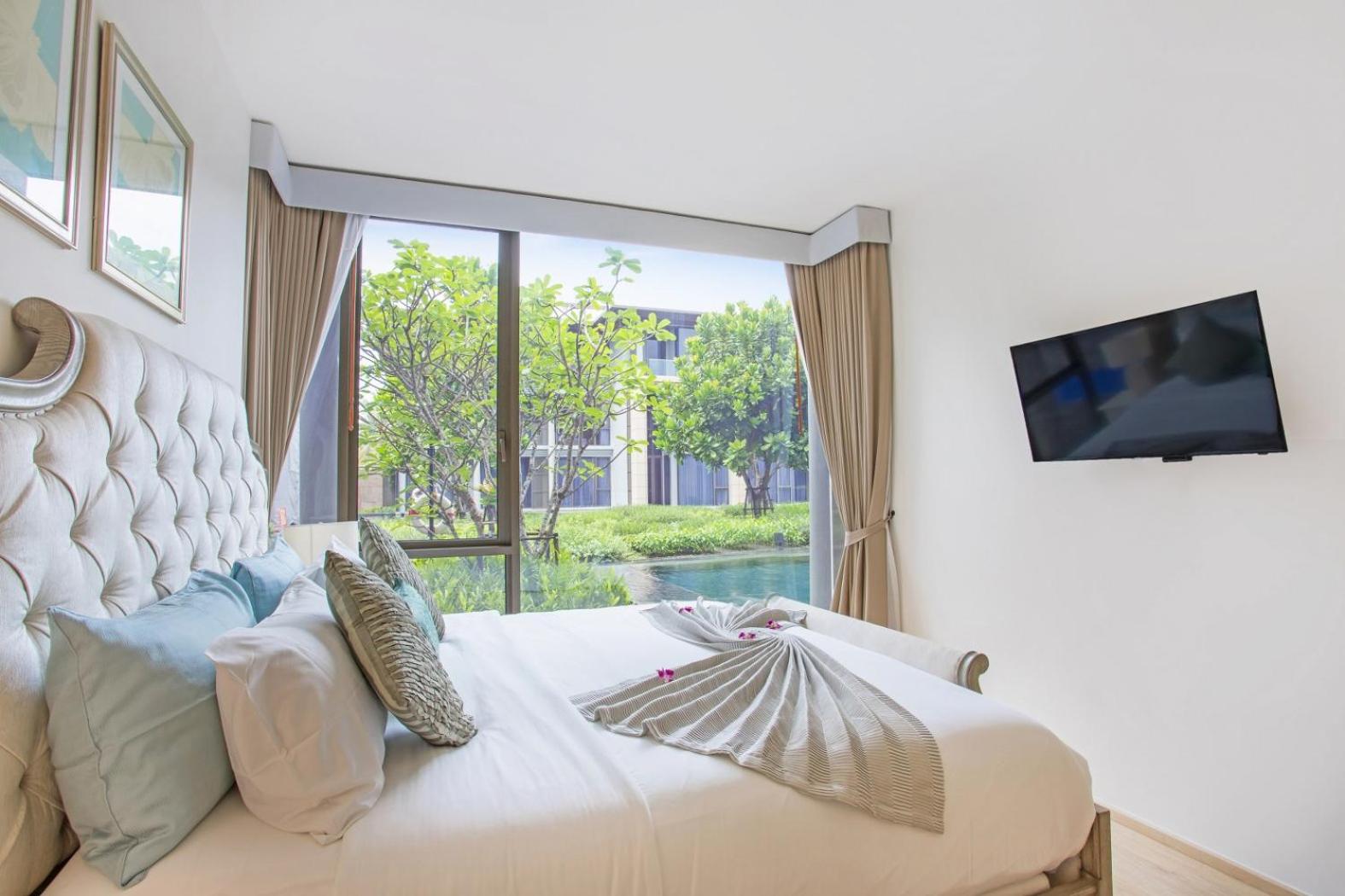 Luxury Oceanfront_pool access apartment