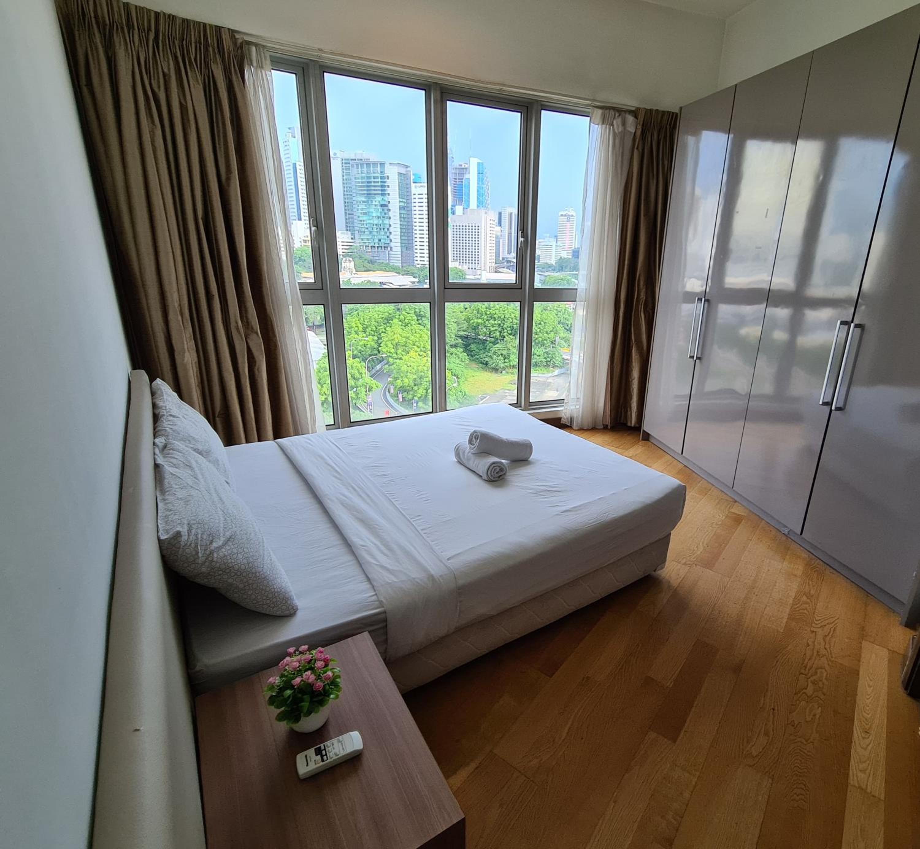 Regalia Residence KLCC View by iLuxHome