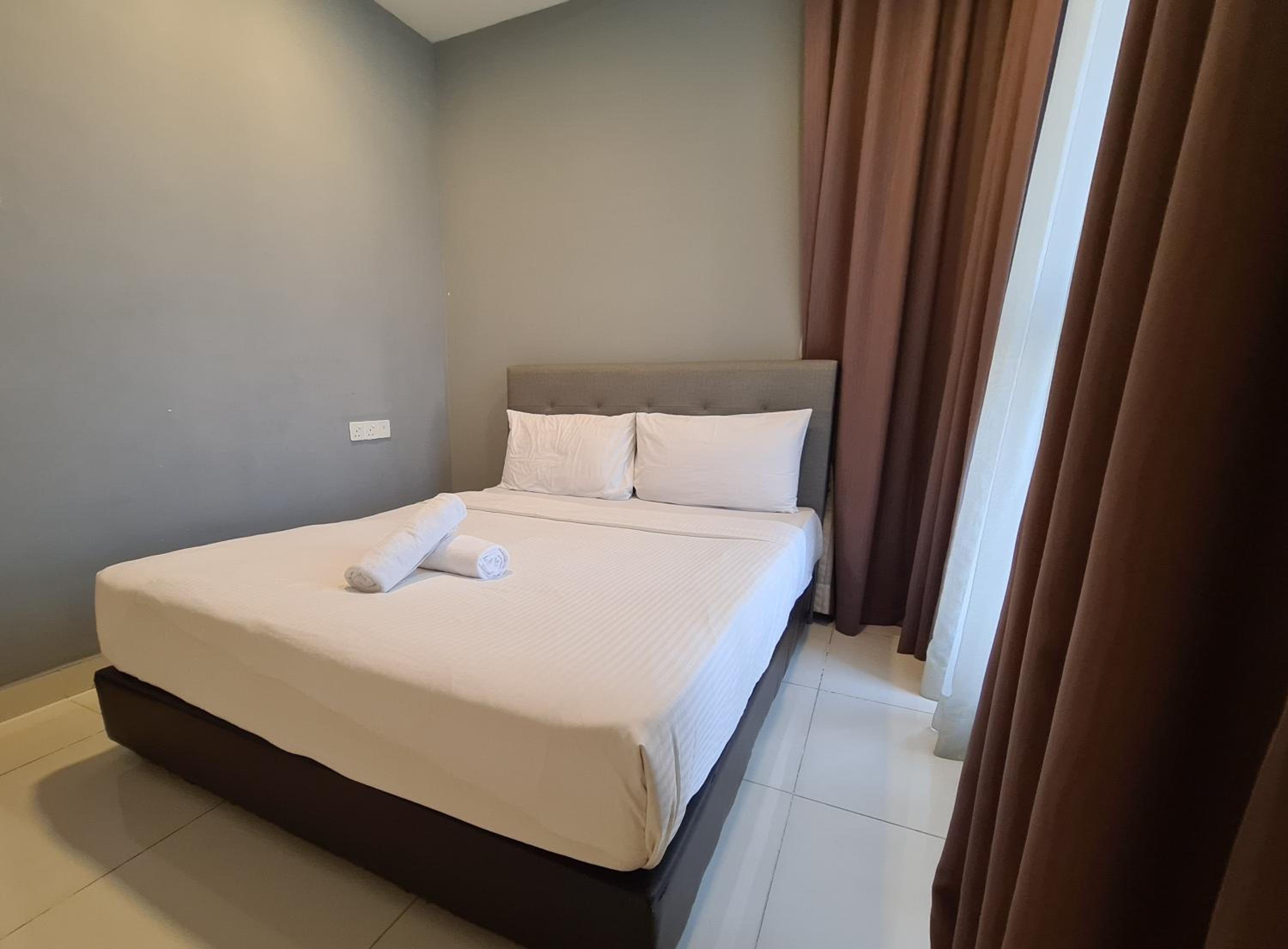 Regalia Residence KLCC View by iLuxHome