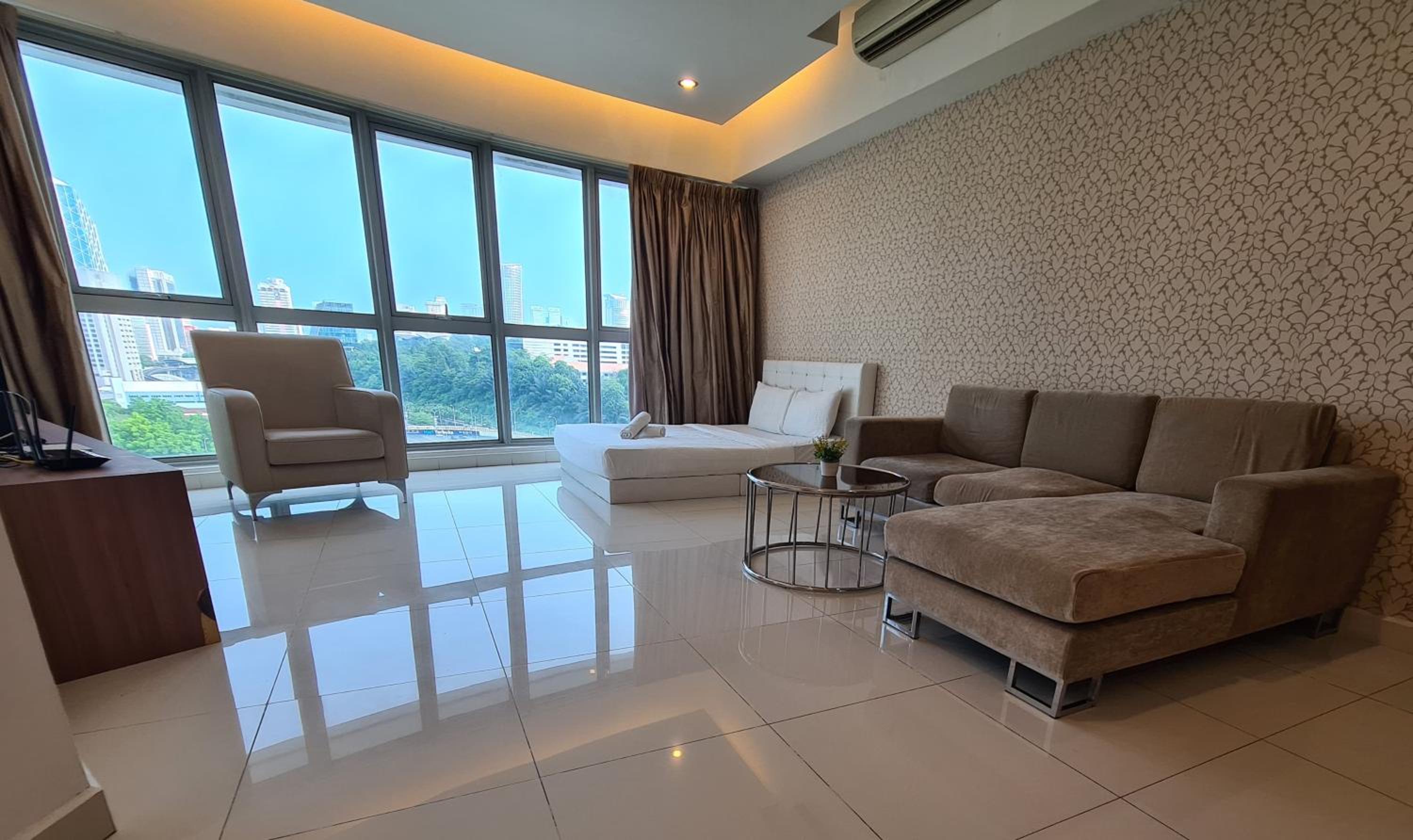 Regalia Residence KLCC View by iLuxHome