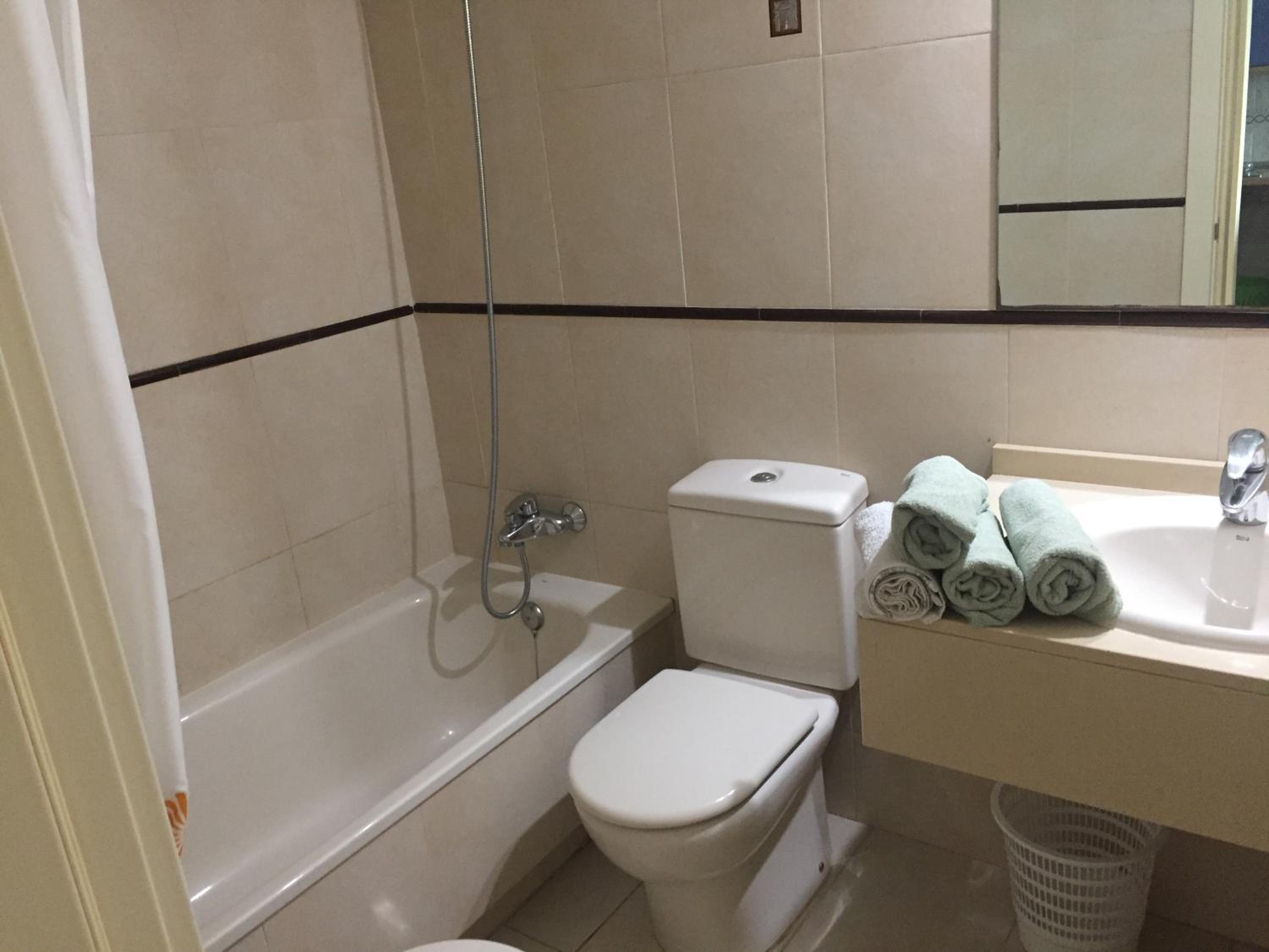 apartamento con vistas y bien ubicado renovado view 2