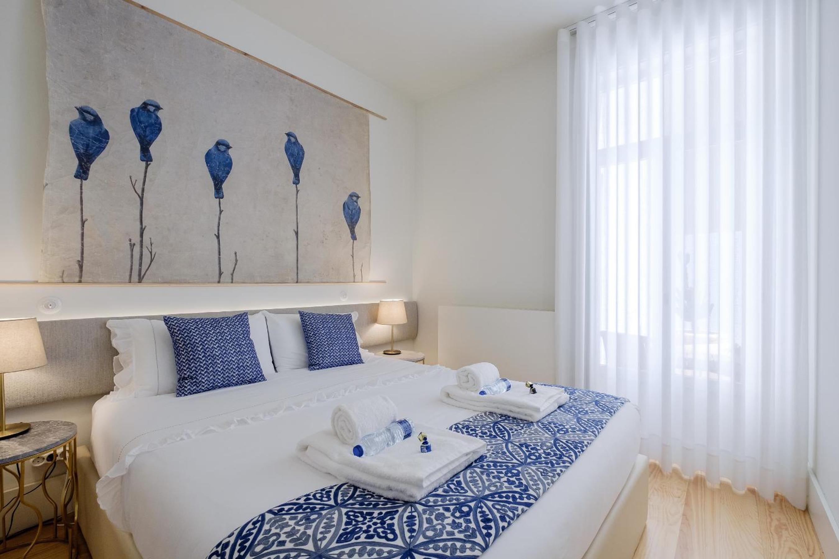 BOUTIQUE Rentals-Flores Terrace historical centre view 3