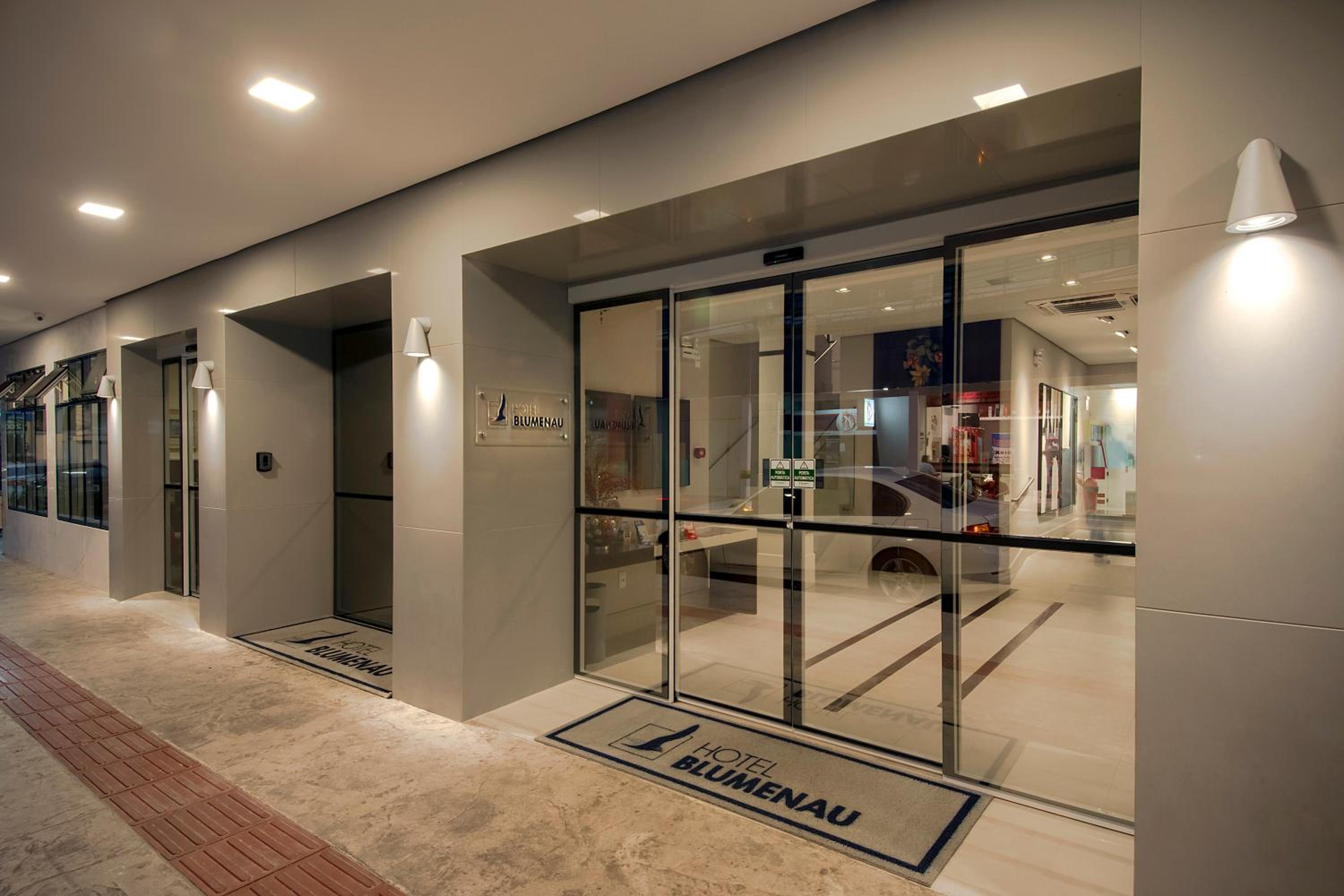 Hotel Blumenau by Pires - Balneário Camboriú