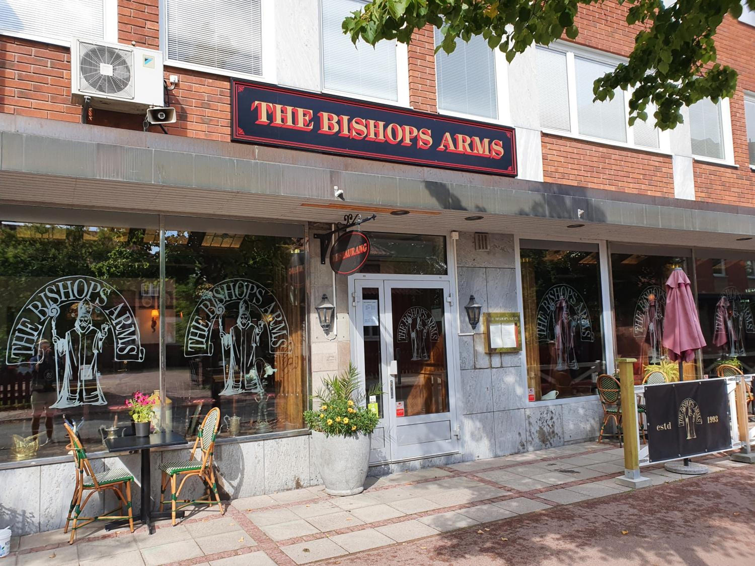 Hotel Bishops Arms Mora - Image 1