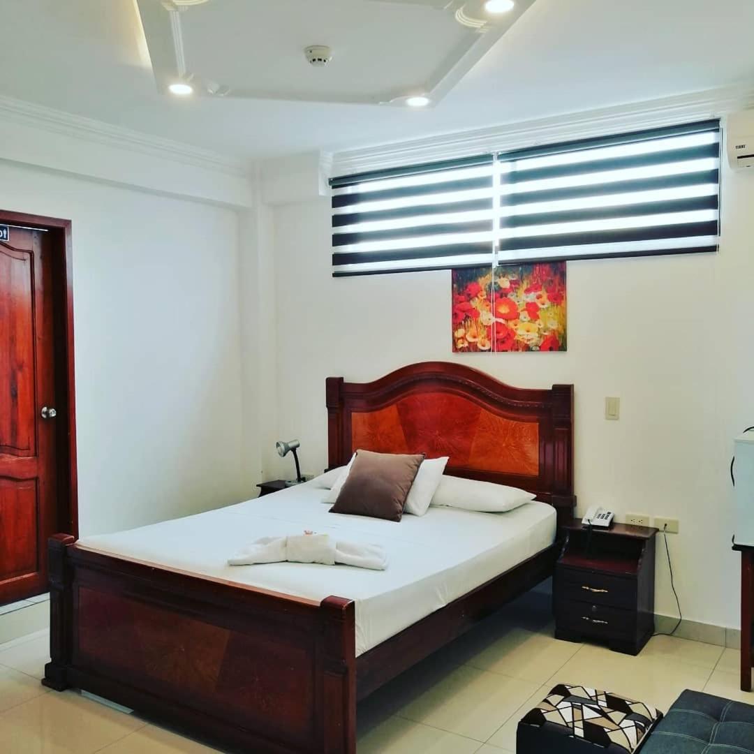 Hostal Perla Real Inn